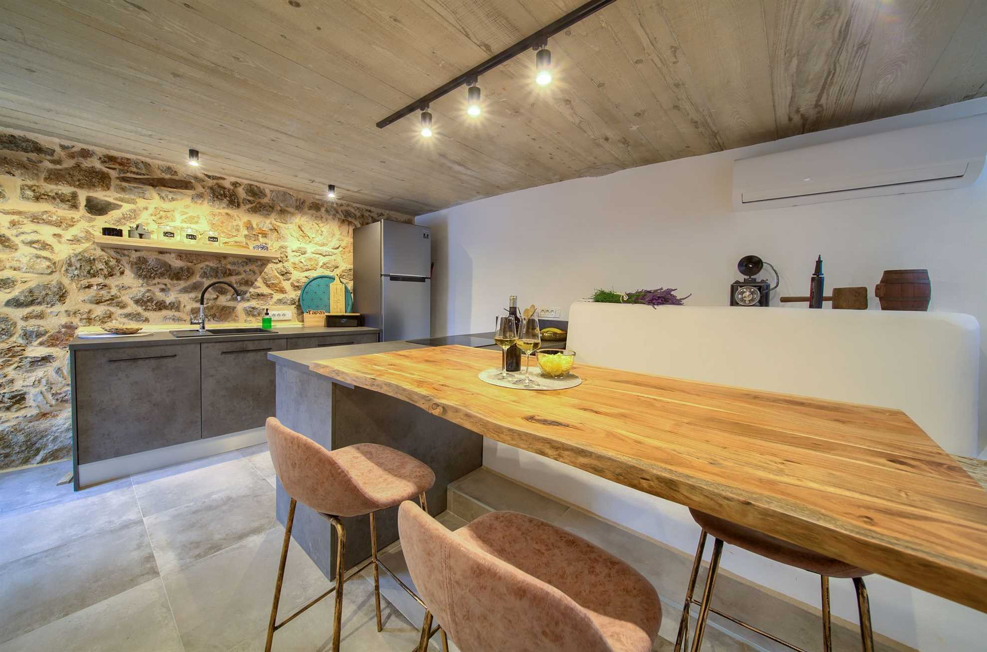 Prekrasna Villa MAY sa bazenom