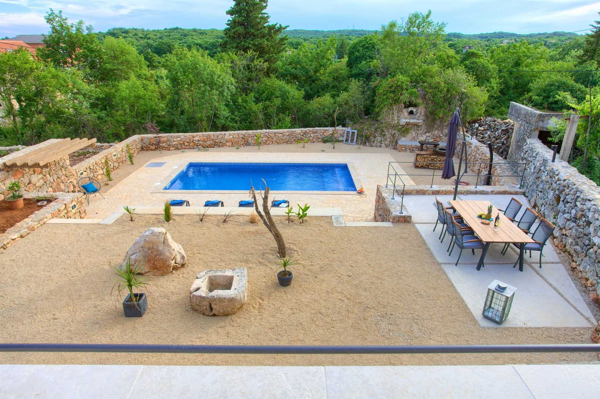 Prekrasna Villa MAY sa bazenom