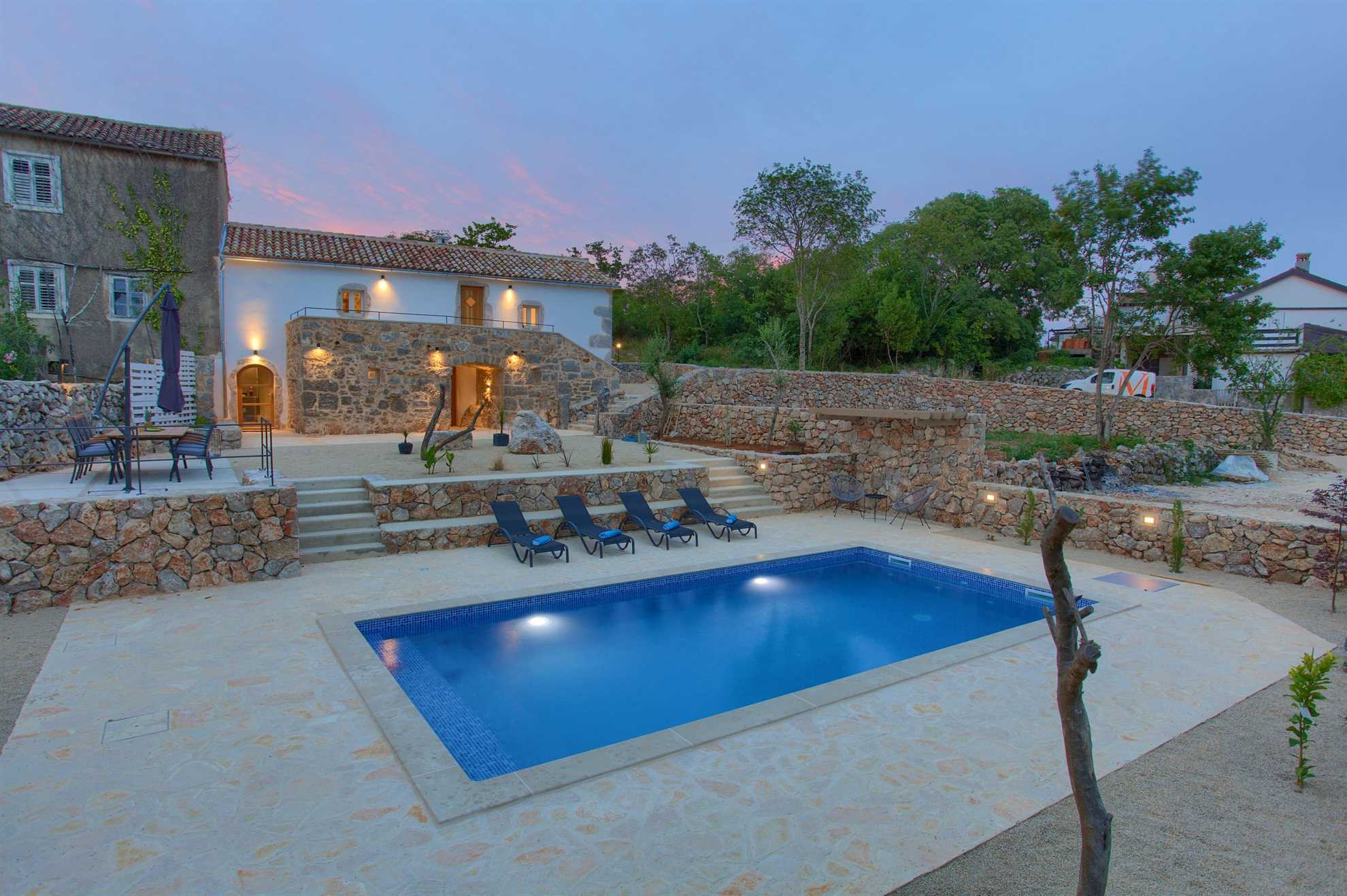 Prekrasna Villa MAY sa bazenom