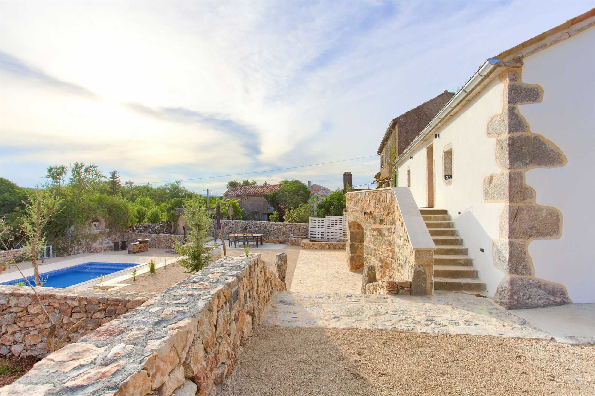 Prekrasna Villa MAY sa bazenom