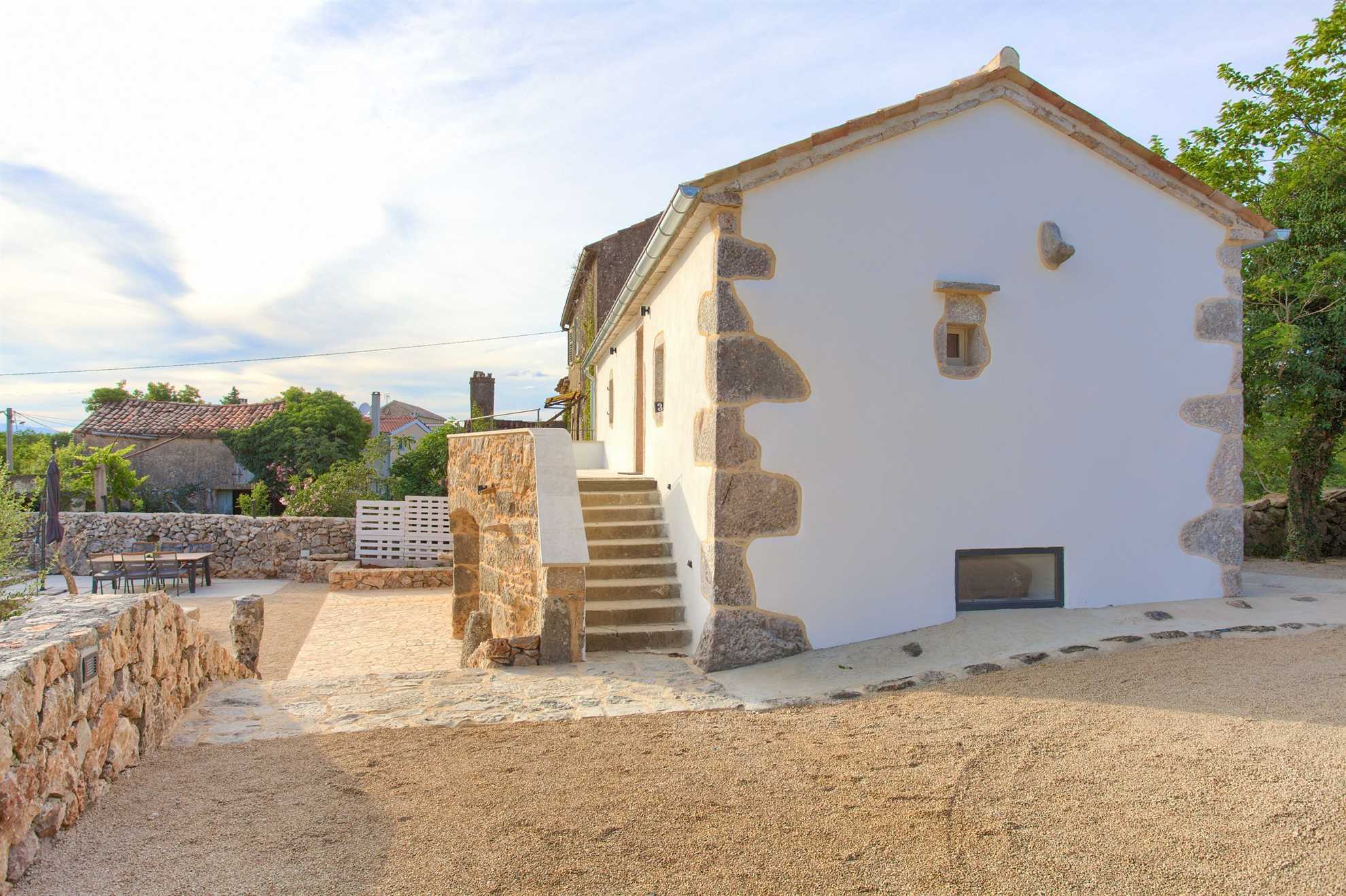 Prekrasna Villa MAY sa bazenom