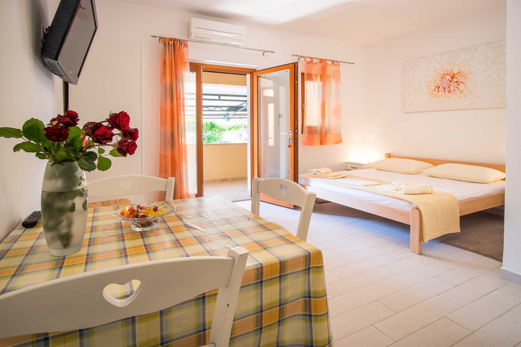 Studio apartman IVA sa terasom