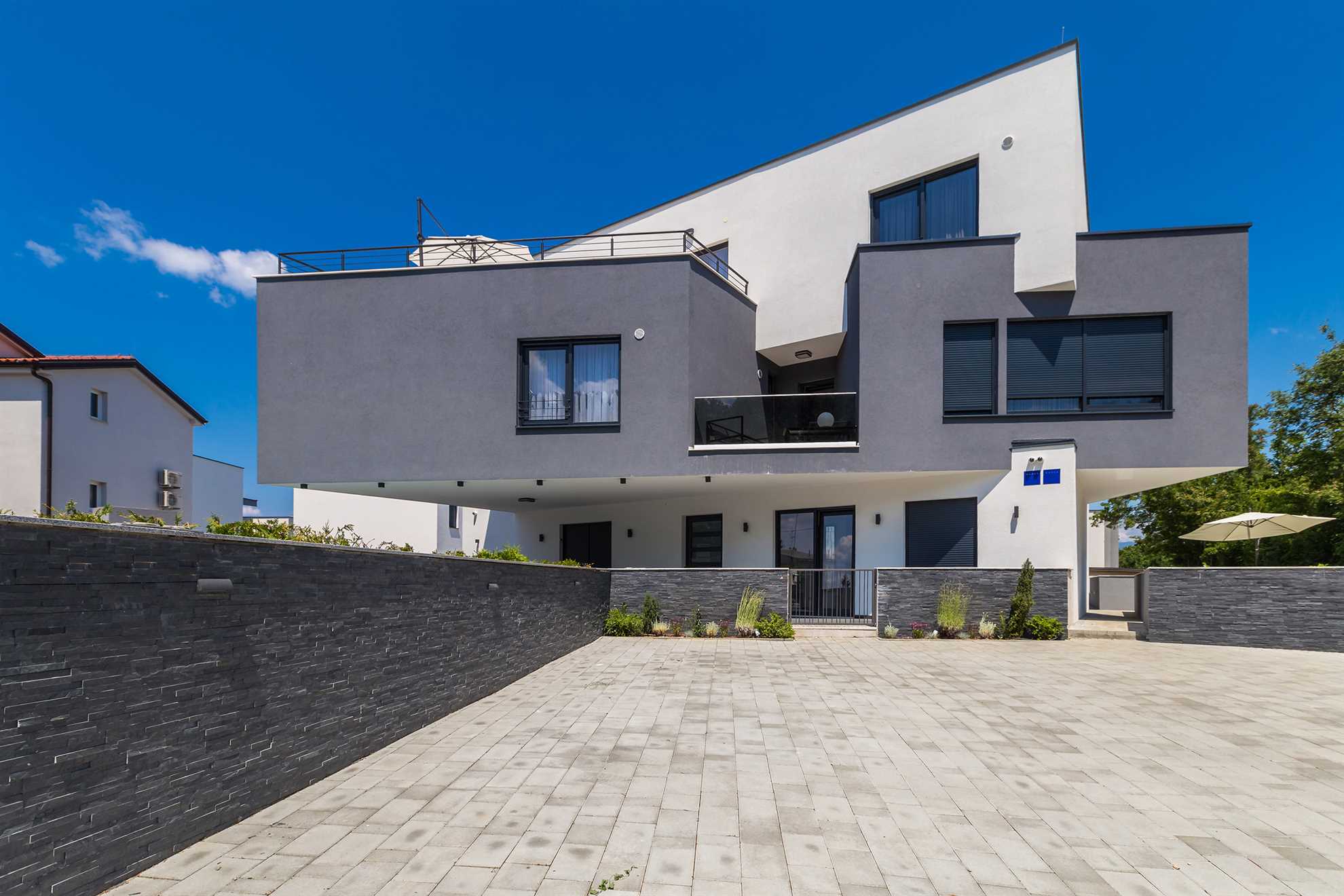 Apartman LAGANINI I u blizini plaže
