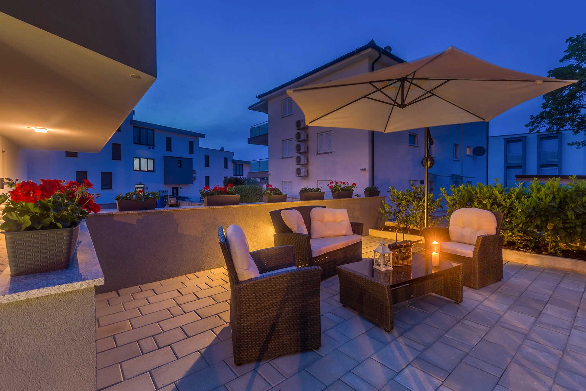Apartman LAGANINI II sa zajedničkim bazenom
