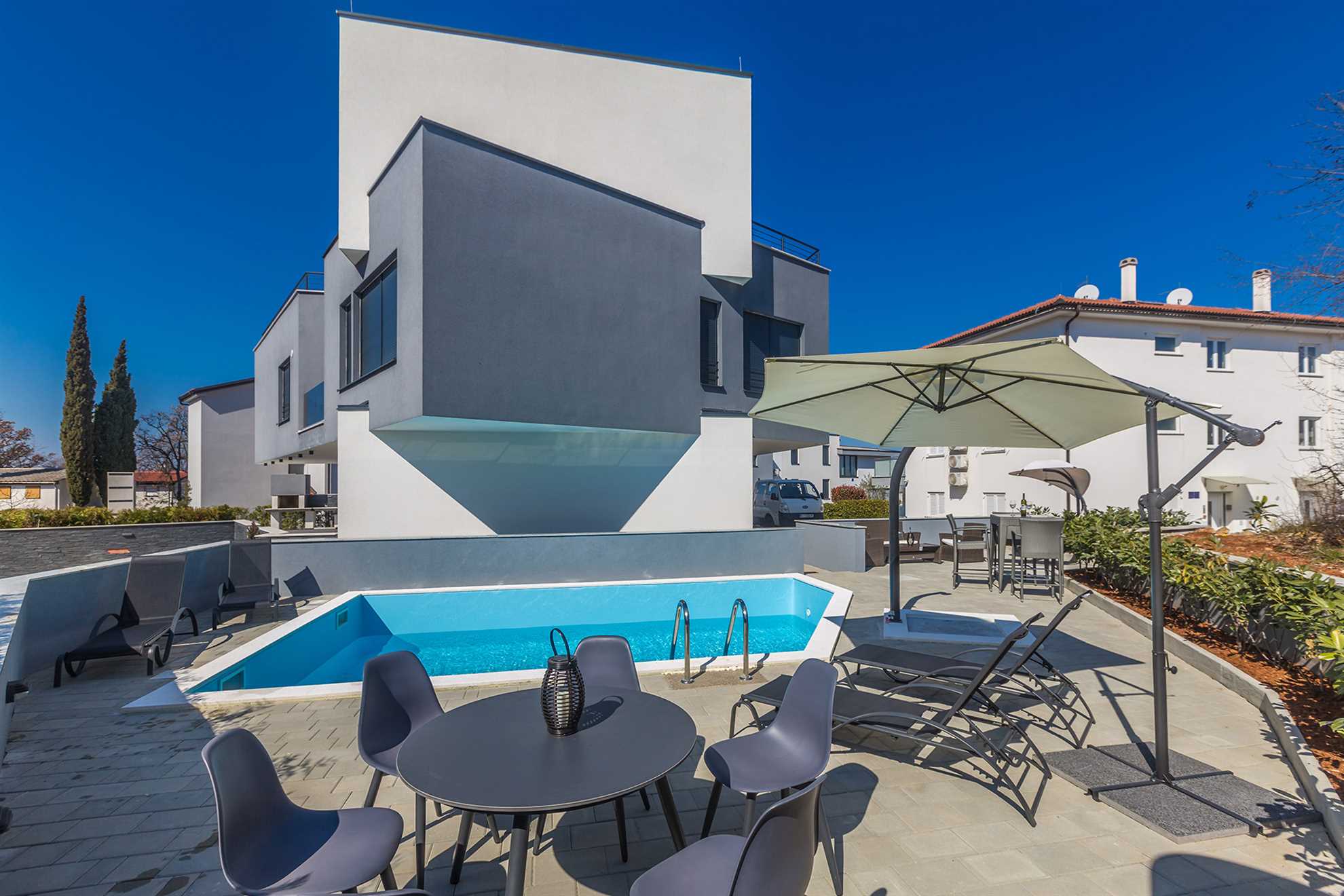 Apartman LAGANINI II sa zajedničkim bazenom