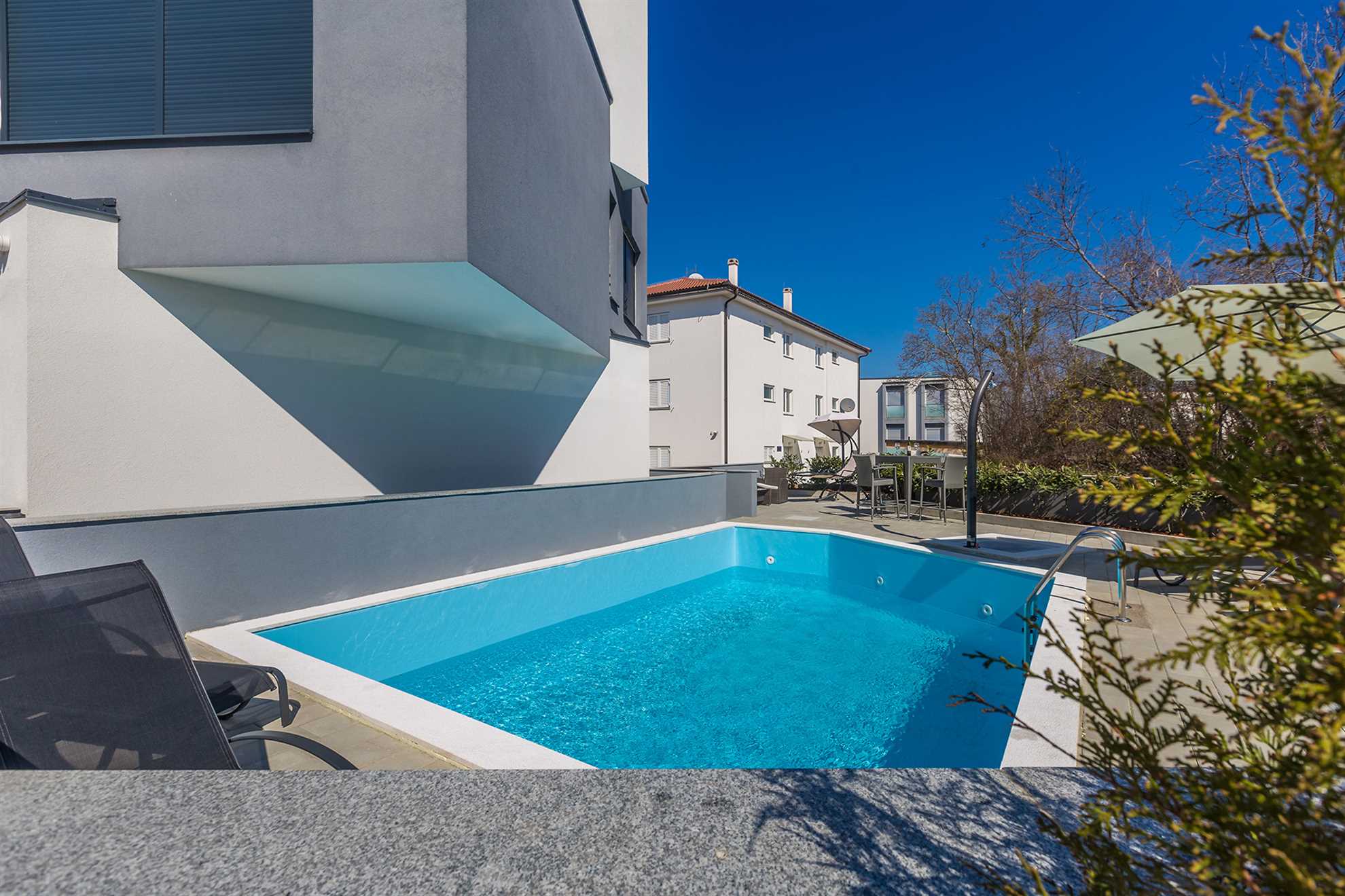 Apartman LAGANINI II sa zajedničkim bazenom
