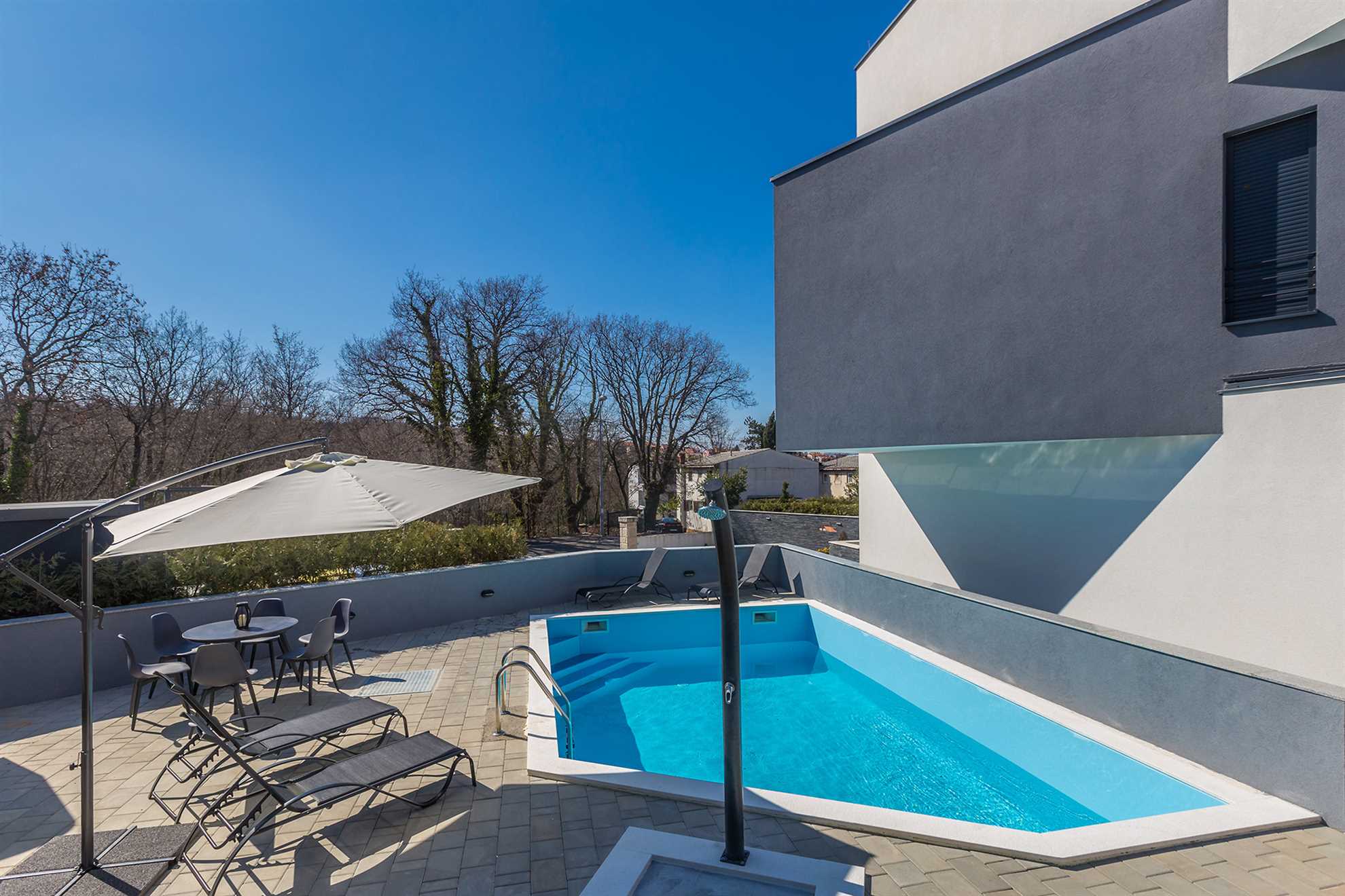 Apartman LAGANINI II sa zajedničkim bazenom