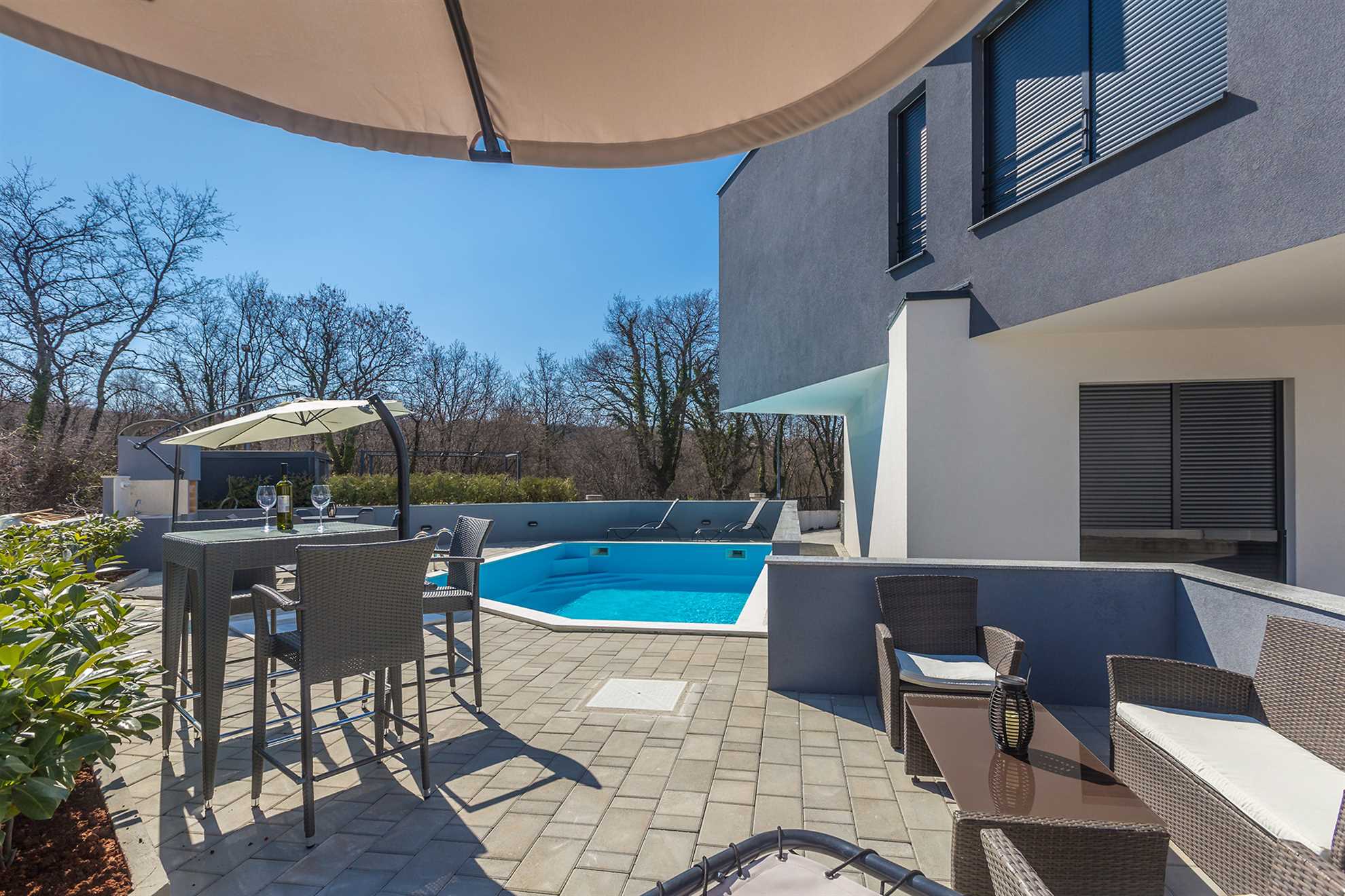 Apartman LAGANINI II sa zajedničkim bazenom