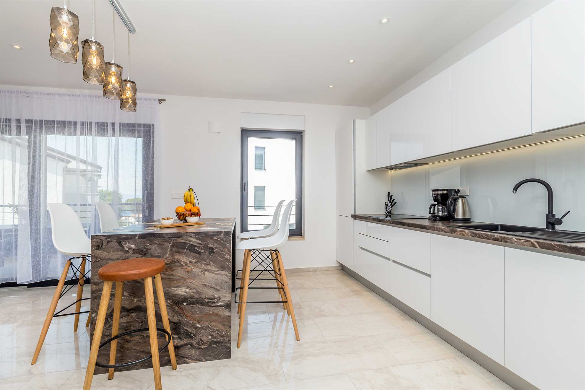 Apartman LAGANINI II sa zajedničkim bazenom