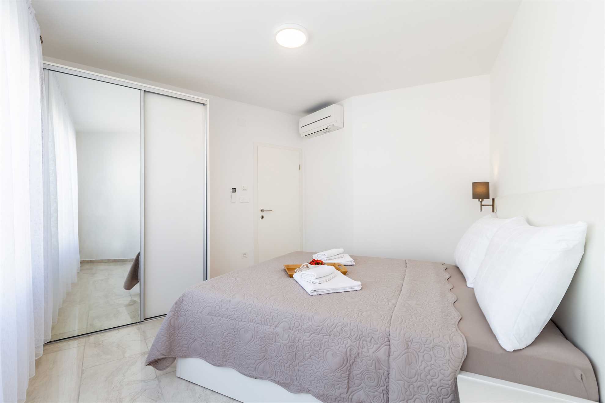 Apartman LAGANINI II sa zajedničkim bazenom
