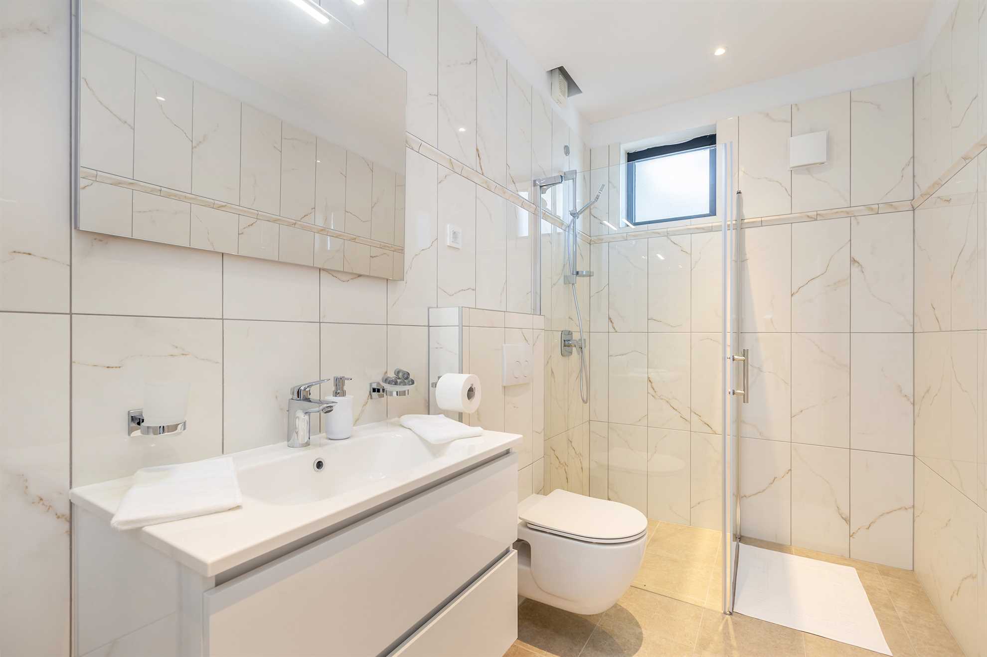 Apartman LAGANINI II sa zajedničkim bazenom