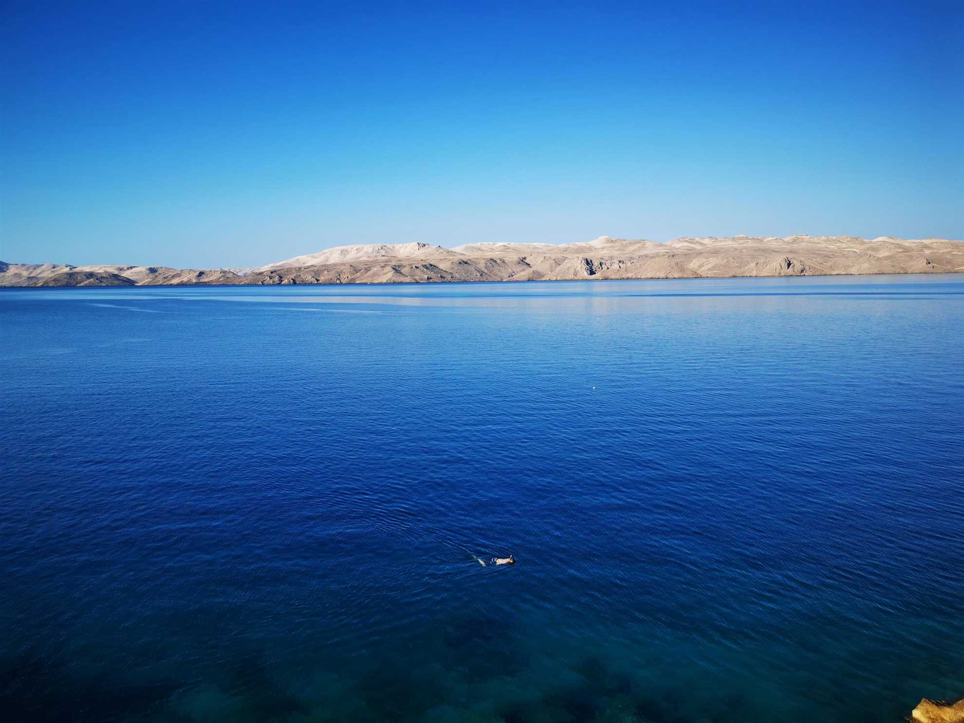 Udoban dvosobni apartman s malim balkonom