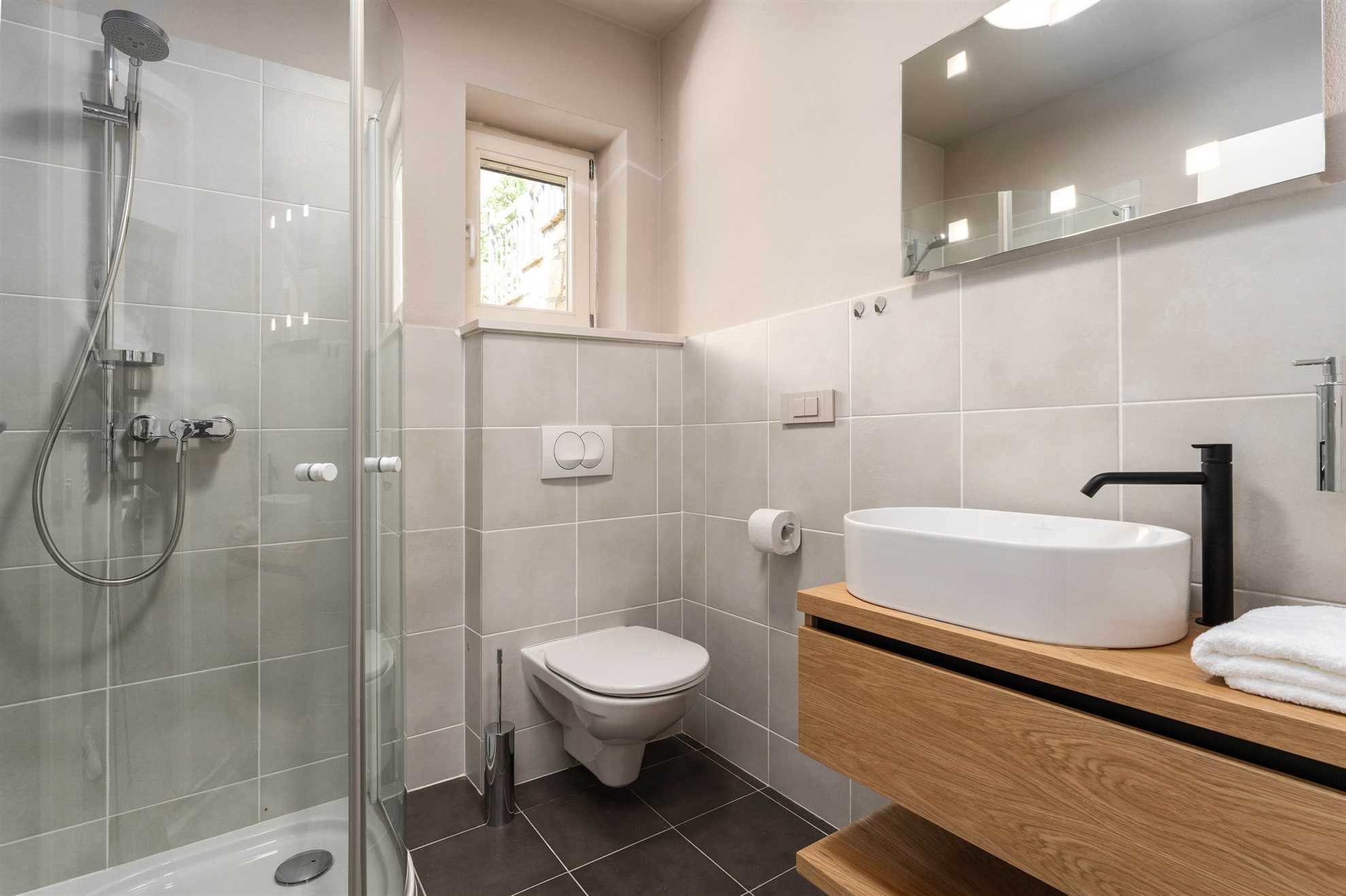 Vila Franka s veselim pogledom na more na mirnoj lokaciji