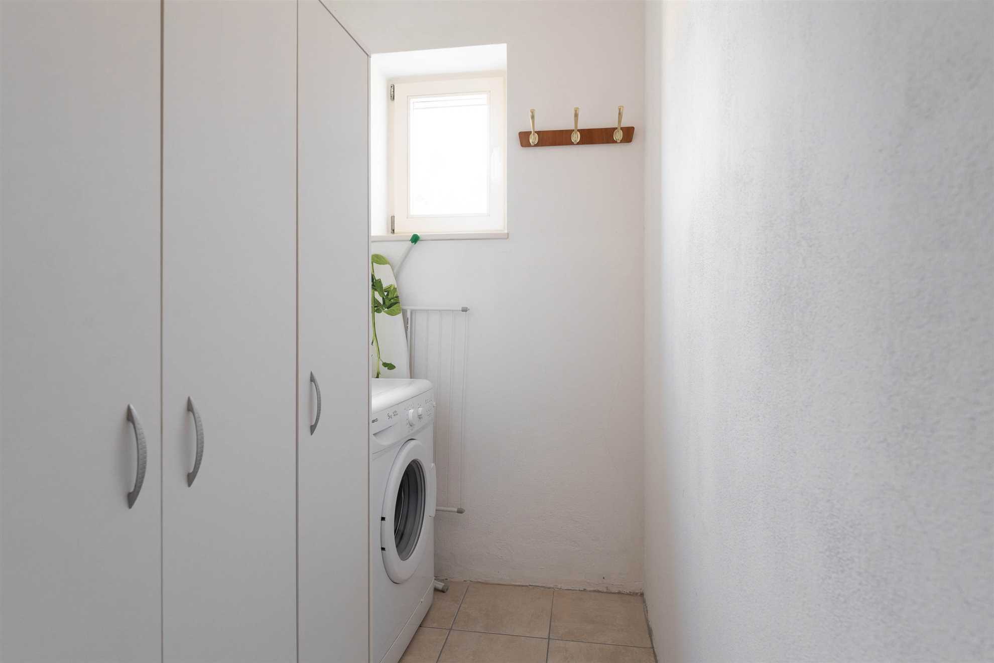 Vila Franka s veselim pogledom na more na mirnoj lokaciji