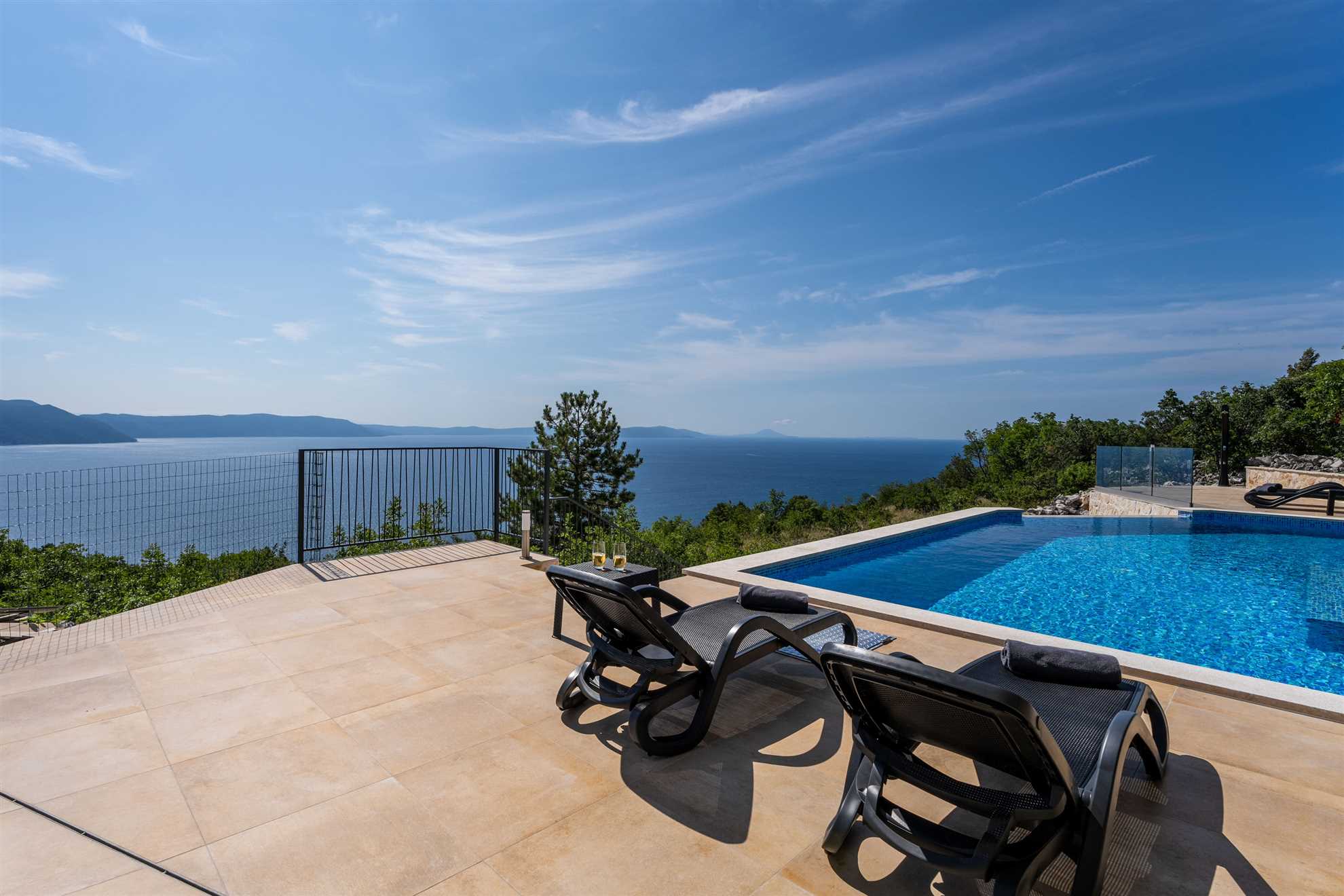 Villa Mare Visum s pogledom na more na mirnoj lokaciji
