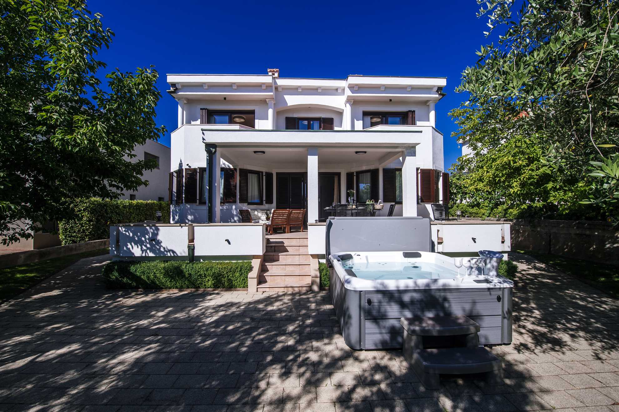 Vila Sonik