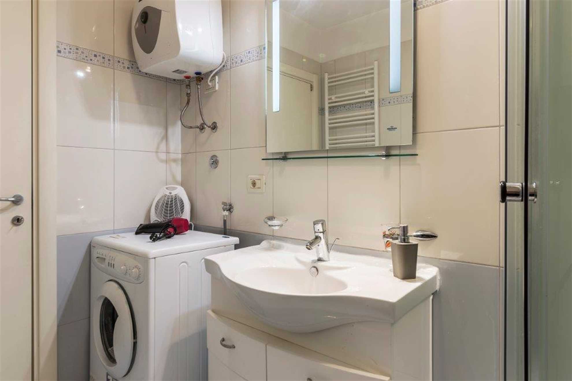 Prostrani stan u blizini sentimentalne plaže i šetnice u Medulinu