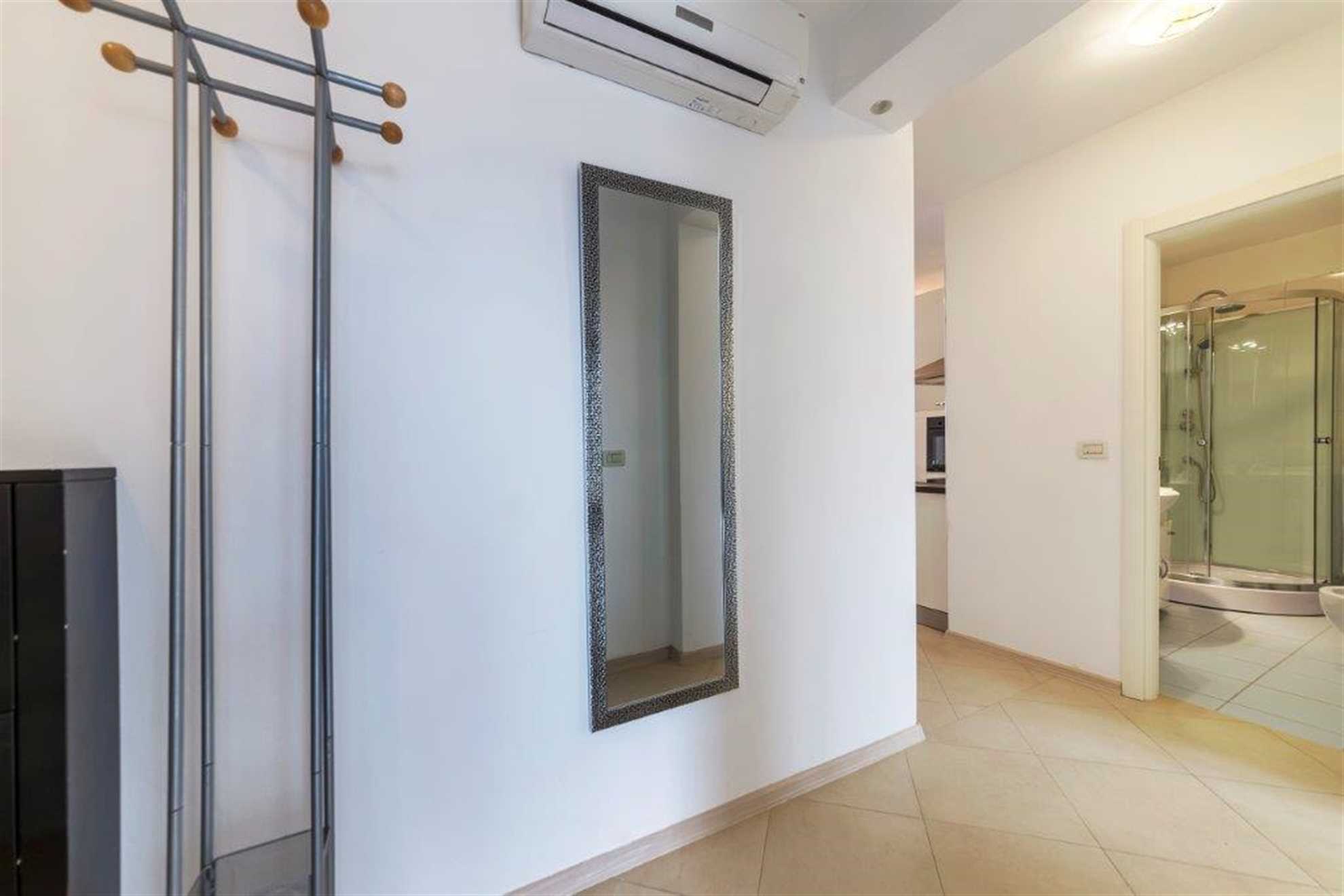 Prostrani stan u blizini sentimentalne plaže i šetnice u Medulinu