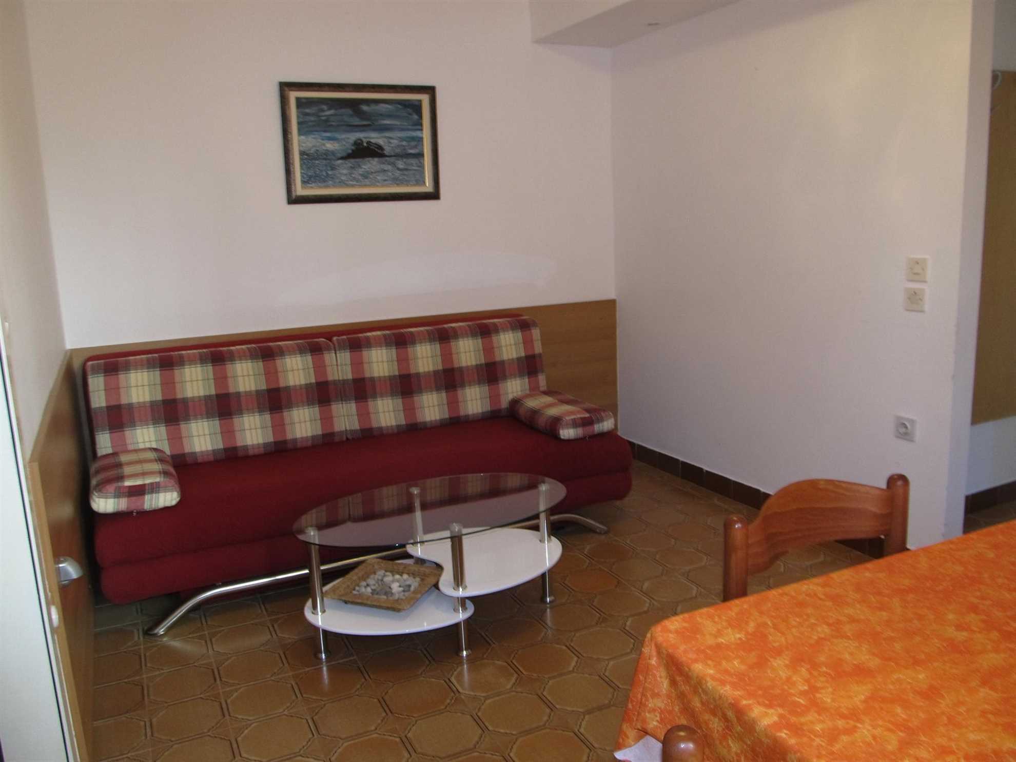 Apartment in Pješčana uvala, family friendly, close to the beach, quiet, WIFi, up to 4 people