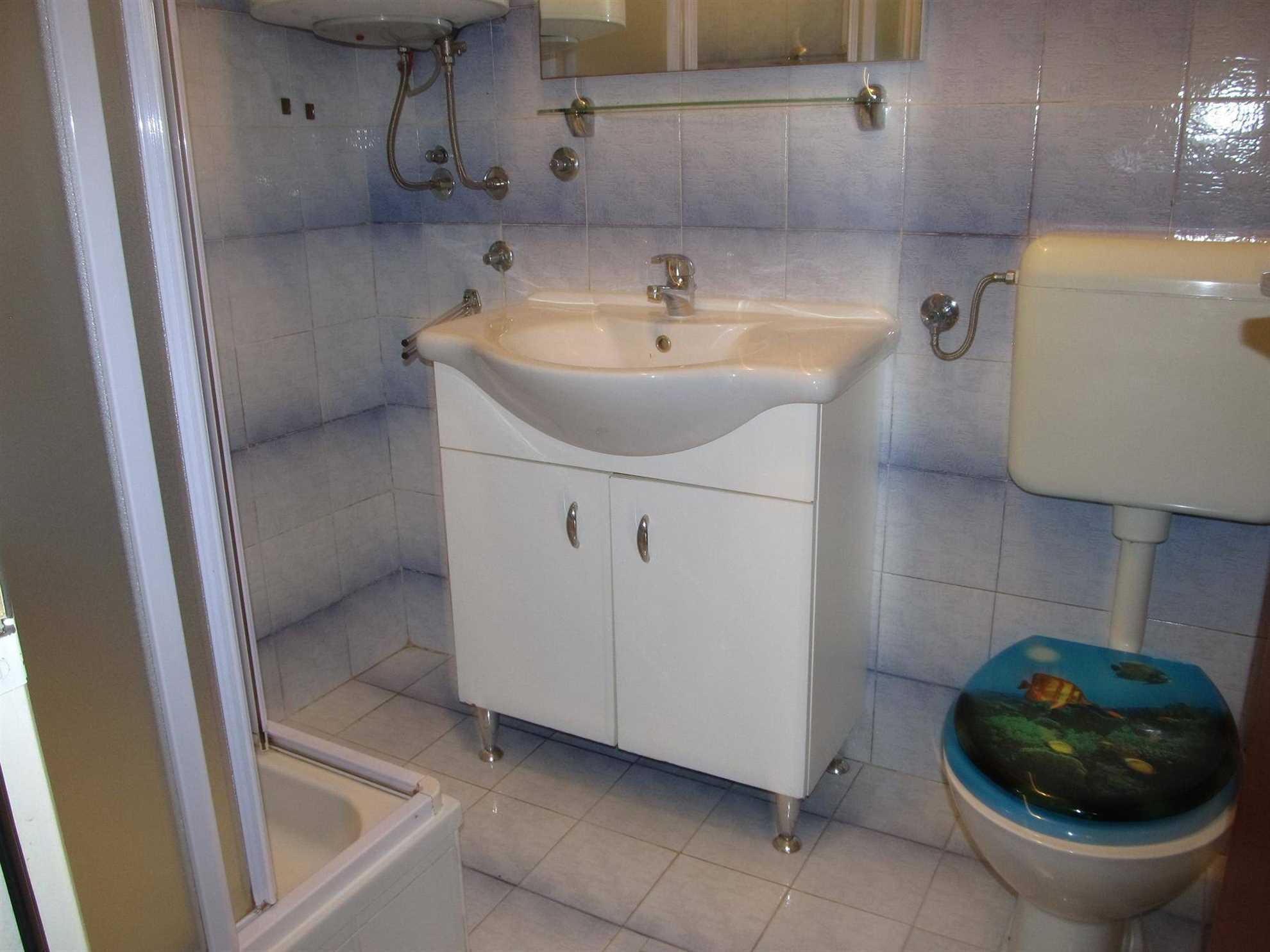 Apartment in Pješčana uvala, family friendly, close to the beach, quiet, WIFi, up to 4 people