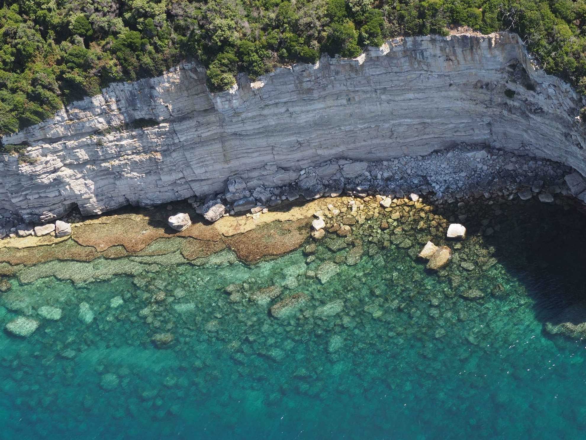 Apartment in Pješčana uvala, family friendly, close to the beach, quiet, WIFi, up to 4 people