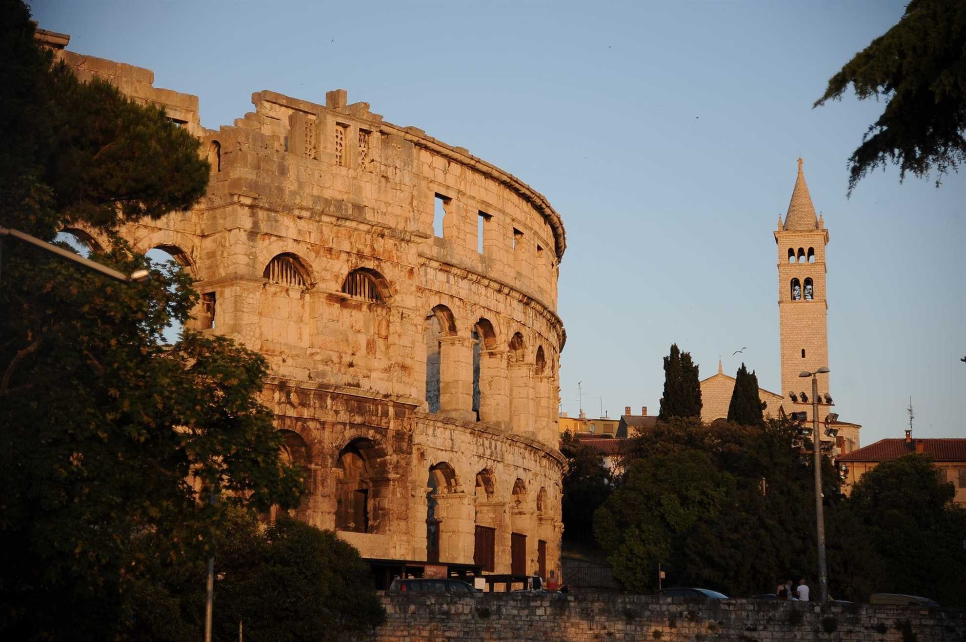 Apartment in Pješčana uvala, family friendly, close to the beach, quiet, WIFi, up to 4 people