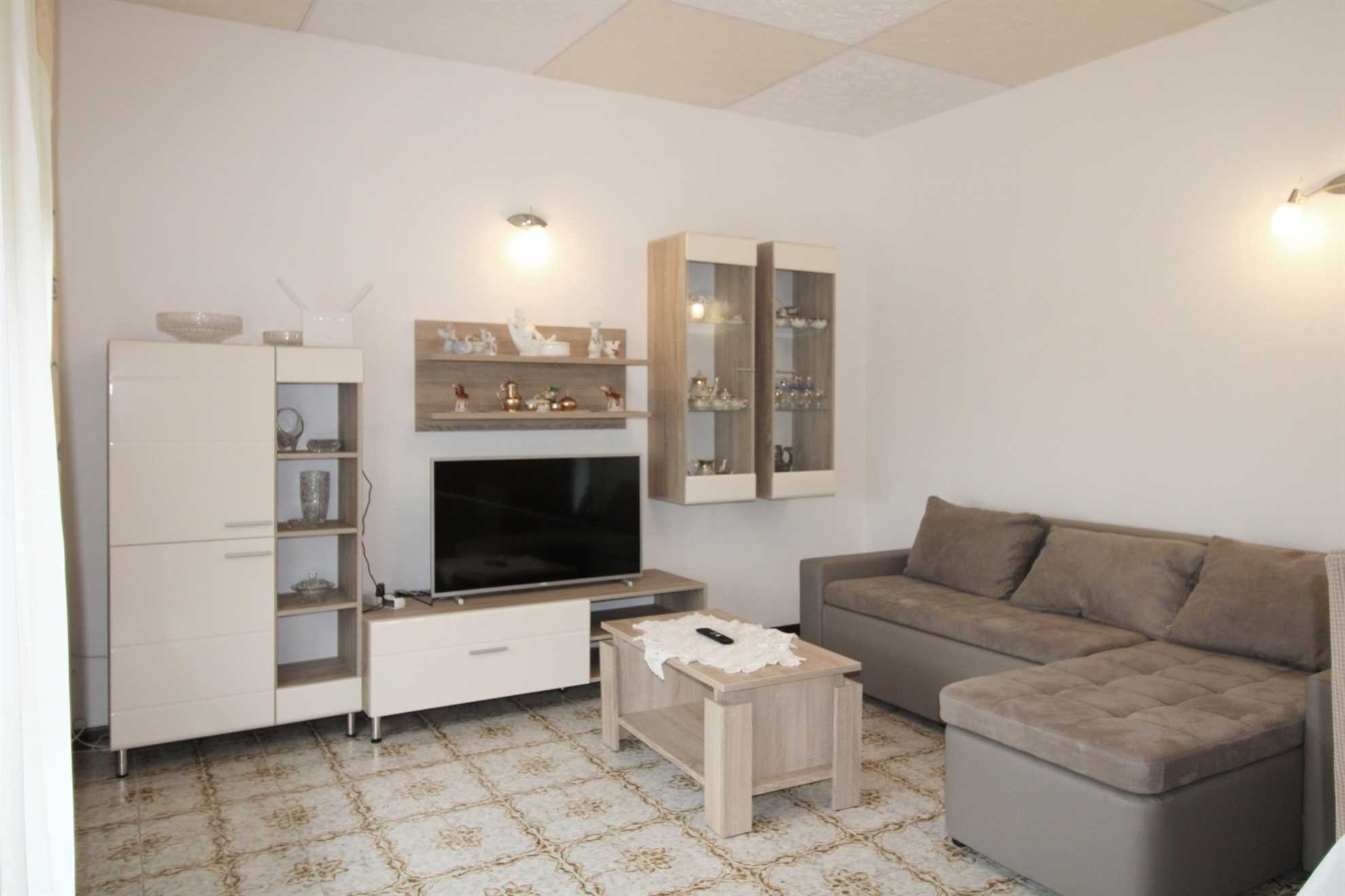 Apartman u Ližnjanu, obiteljski, pogled na more, mirno, klima, WiFi, roštilj, do 5 osoba