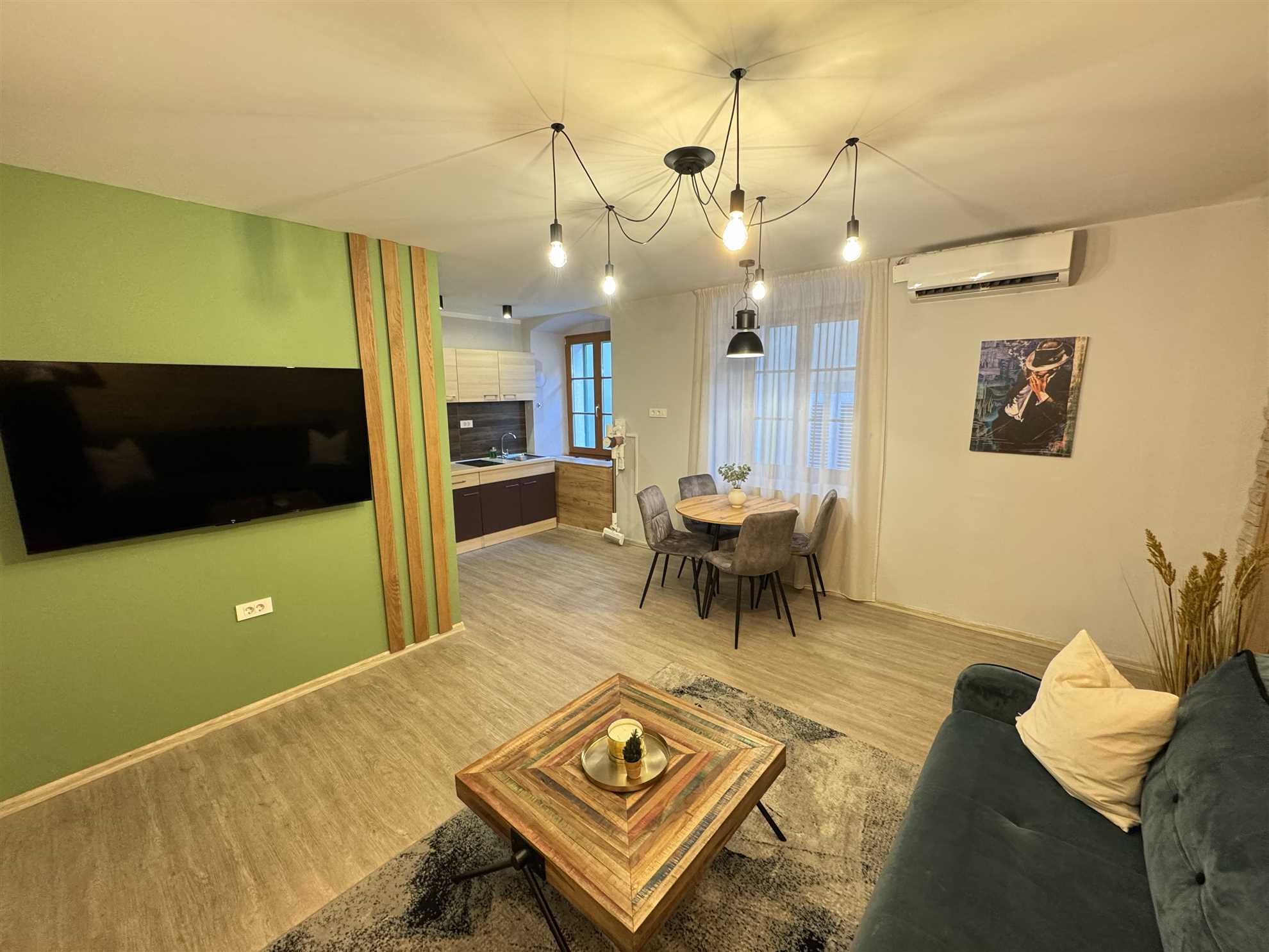 On main square, perfect location, 4 Seasons 1