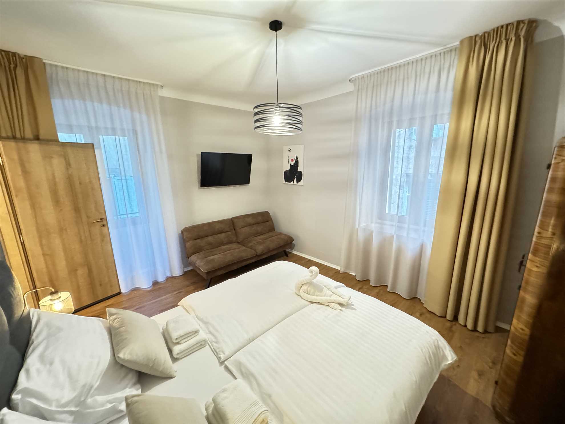 On main square, perfect location, 4 Seasons 1