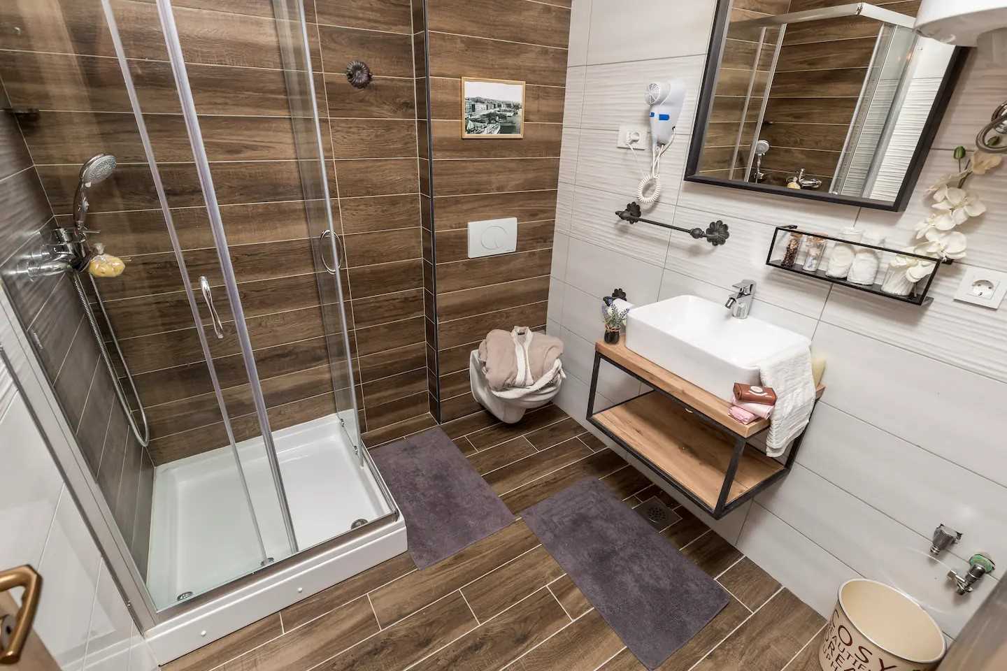 On main square, perfect location, 4 Seasons 1