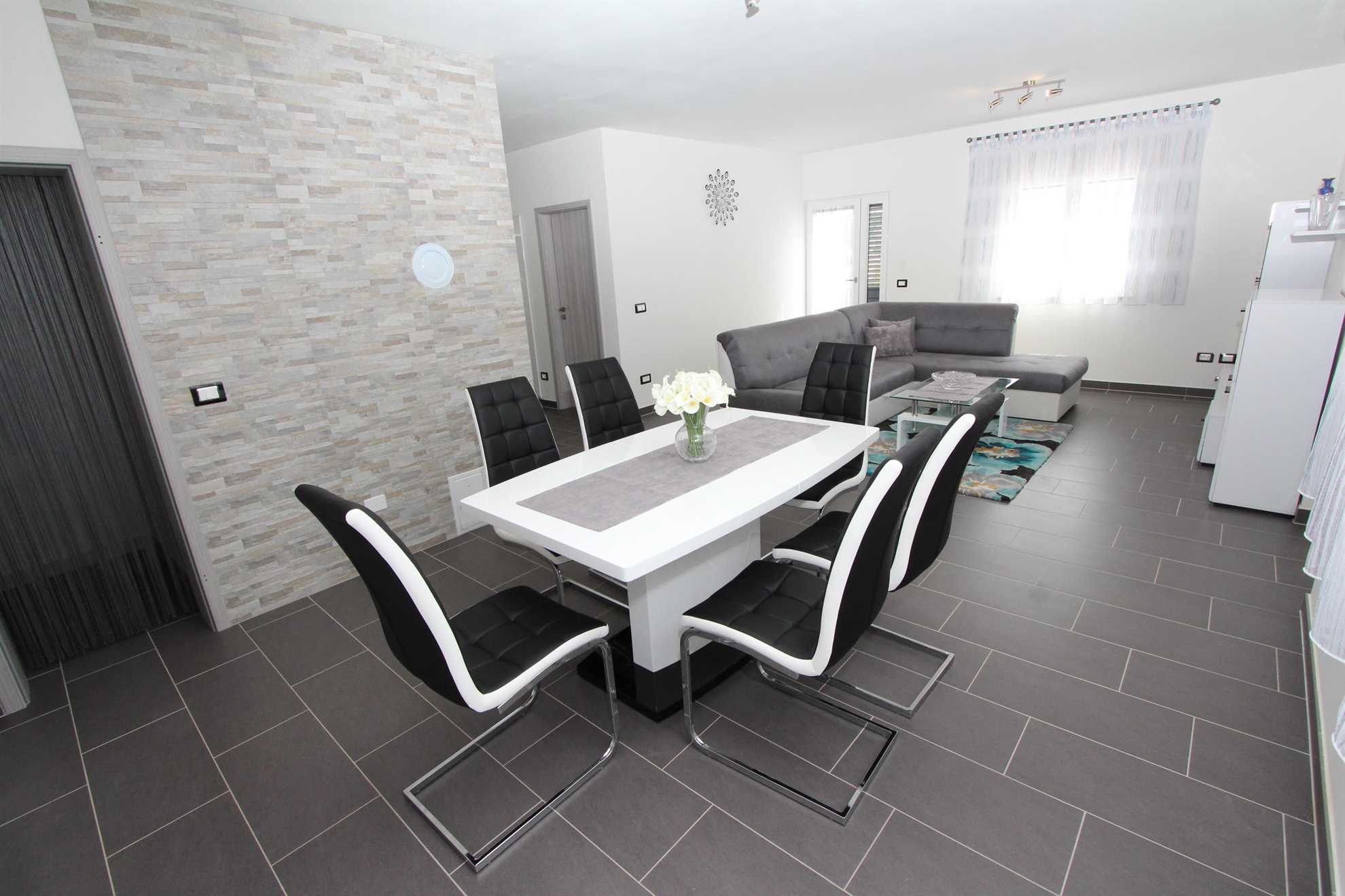 MONDELACO Kuća za odmor sa tri spavaće sobe