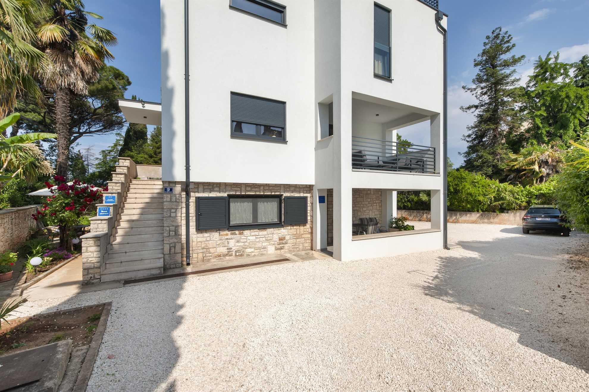 KATARINA Two-Bedroom Apartment with Roof Terrace 1