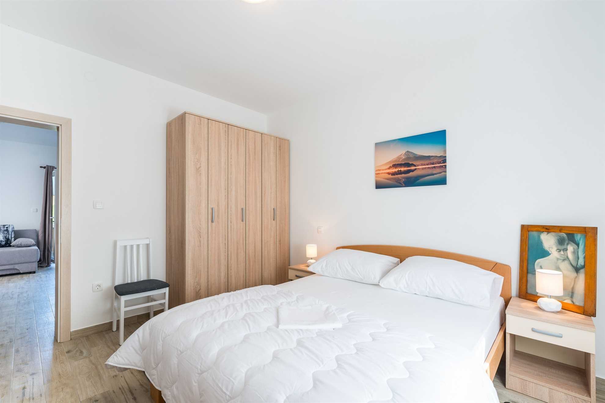 30 m from beach | apartment with sea view | air conditioning, satellite TV, WiFi