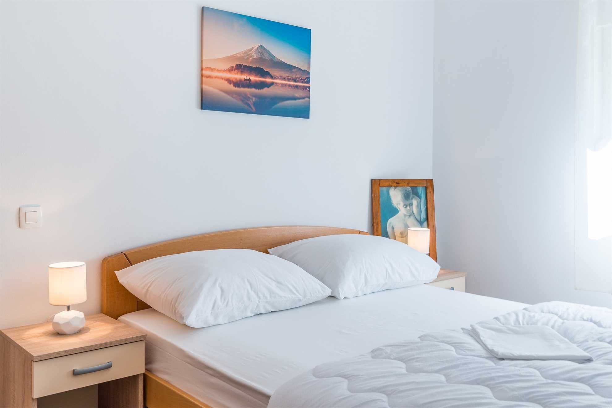 30 m from beach | apartment with sea view | air conditioning, satellite TV, WiFi