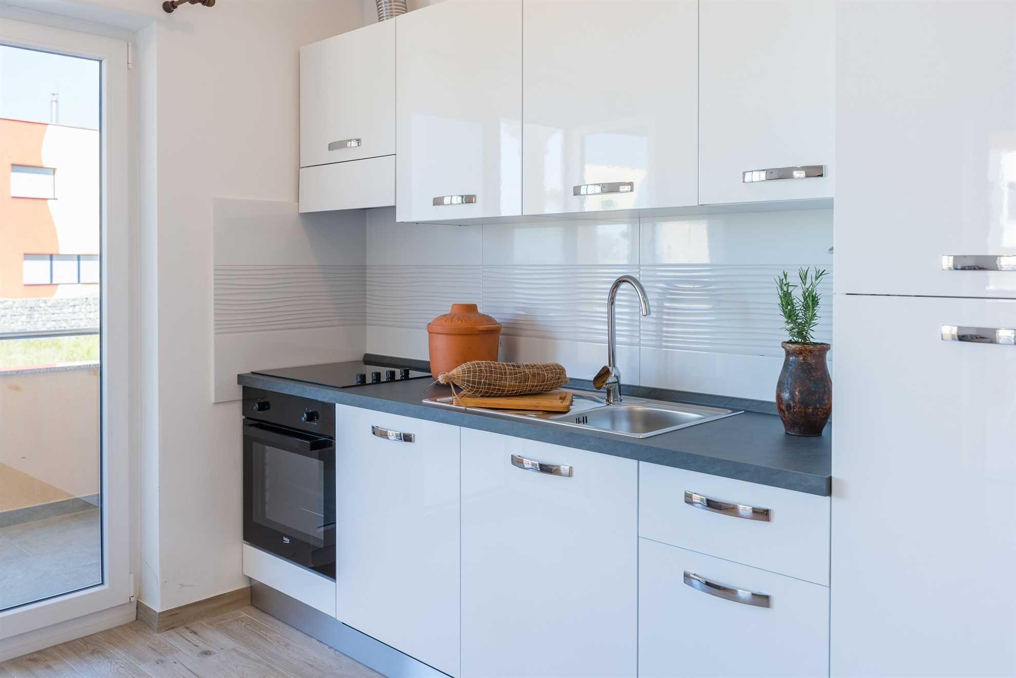 30 m from beach | apartment with sea view | air conditioning, satellite TV, WiFi