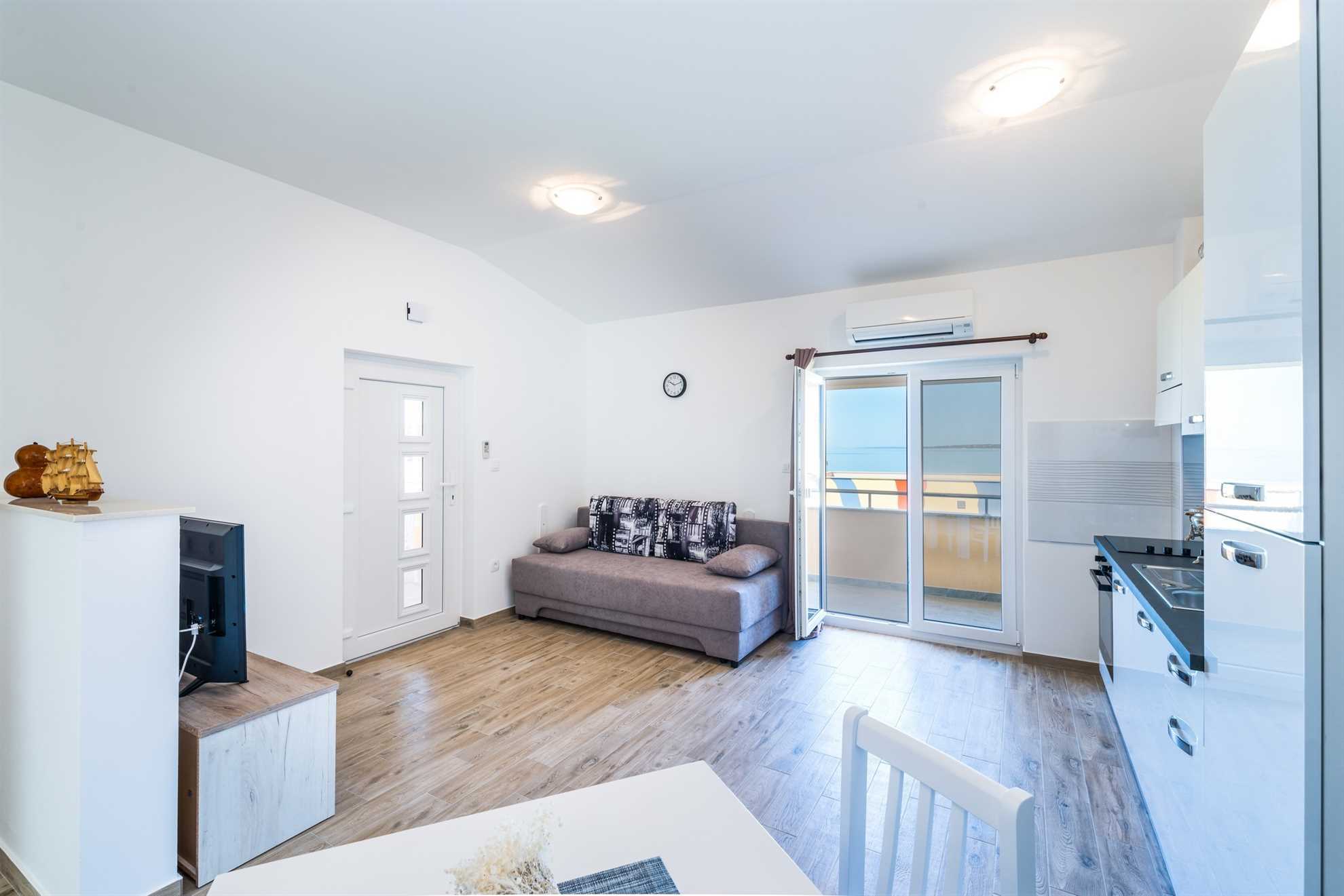 Apartman za 2 osobe | samo 30 m od plaže | s pogledom na more