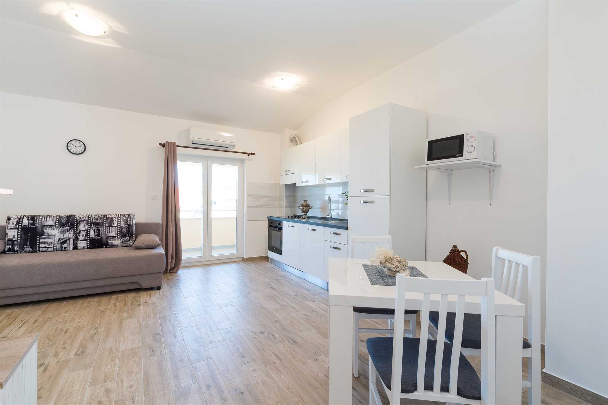 Apartman za 2 osobe | samo 30 m od plaže | s pogledom na more