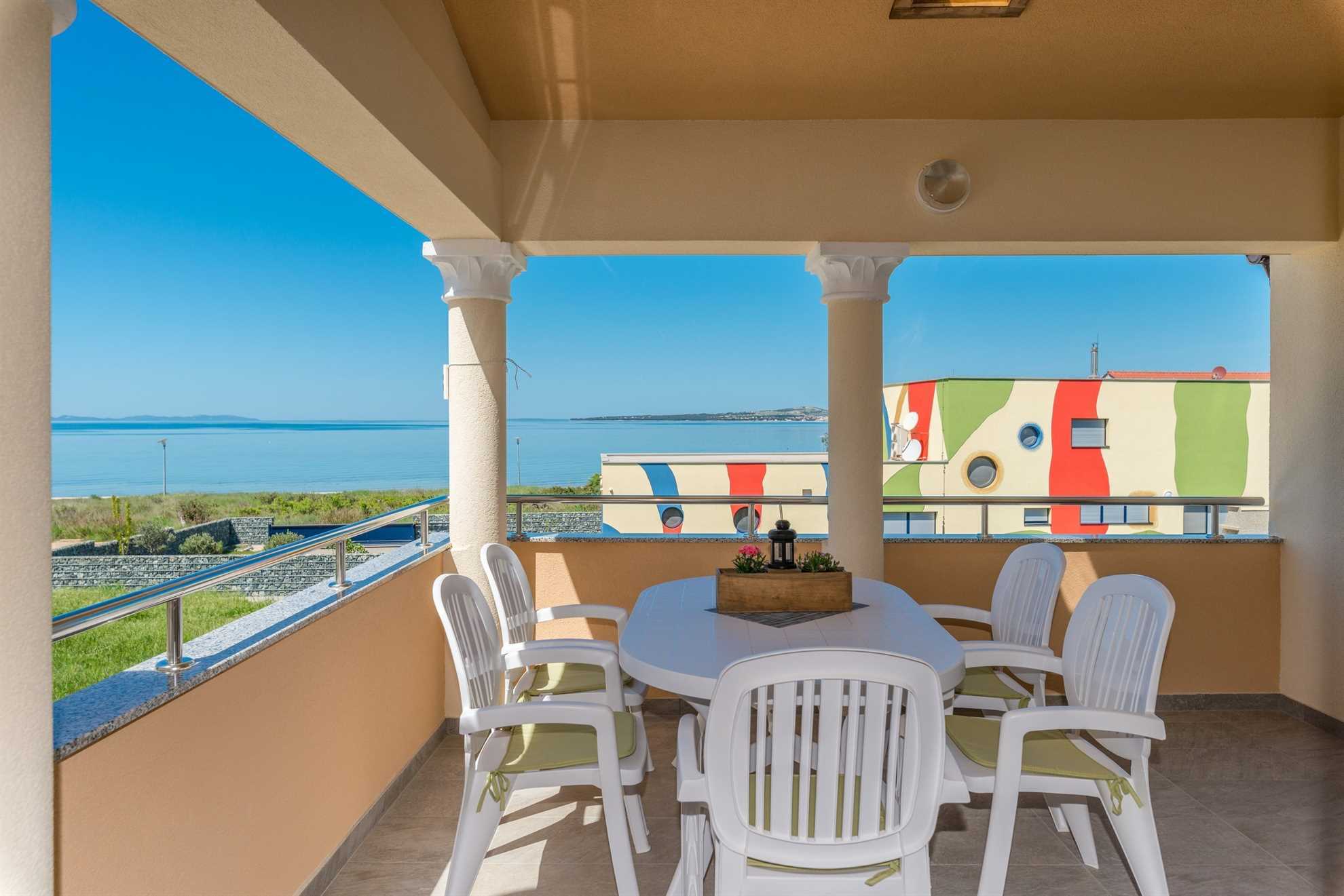 Apartman za 2 osobe | samo 30 m od plaže | s pogledom na more