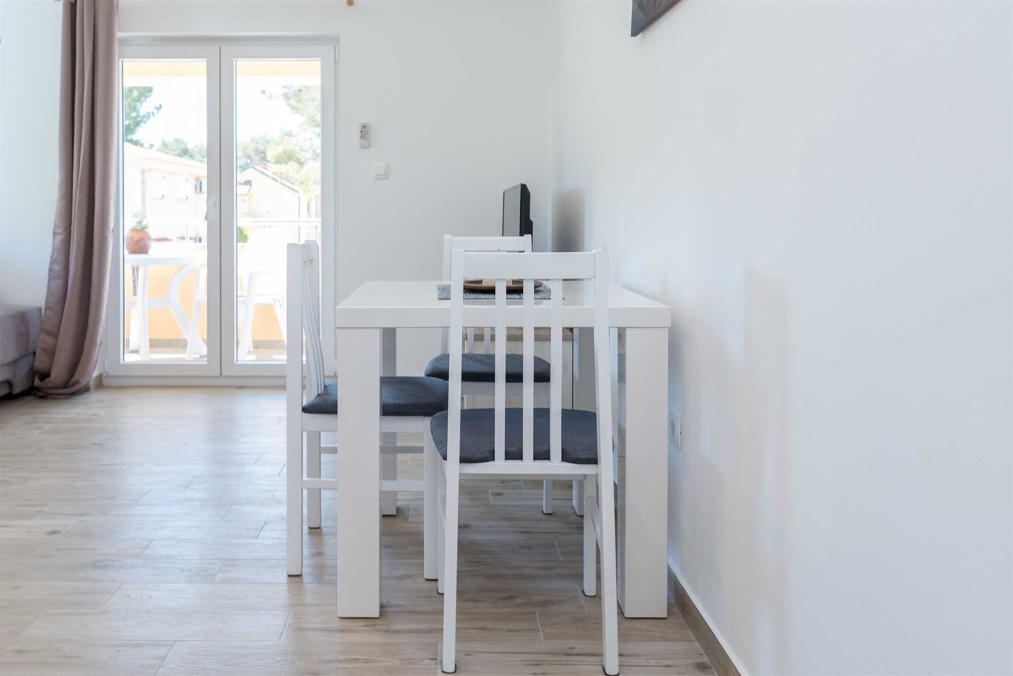 Luksuzan apartman na samo 30 m od plaže | 4 zvjezdice | s pogledom na more | za 2 osobe