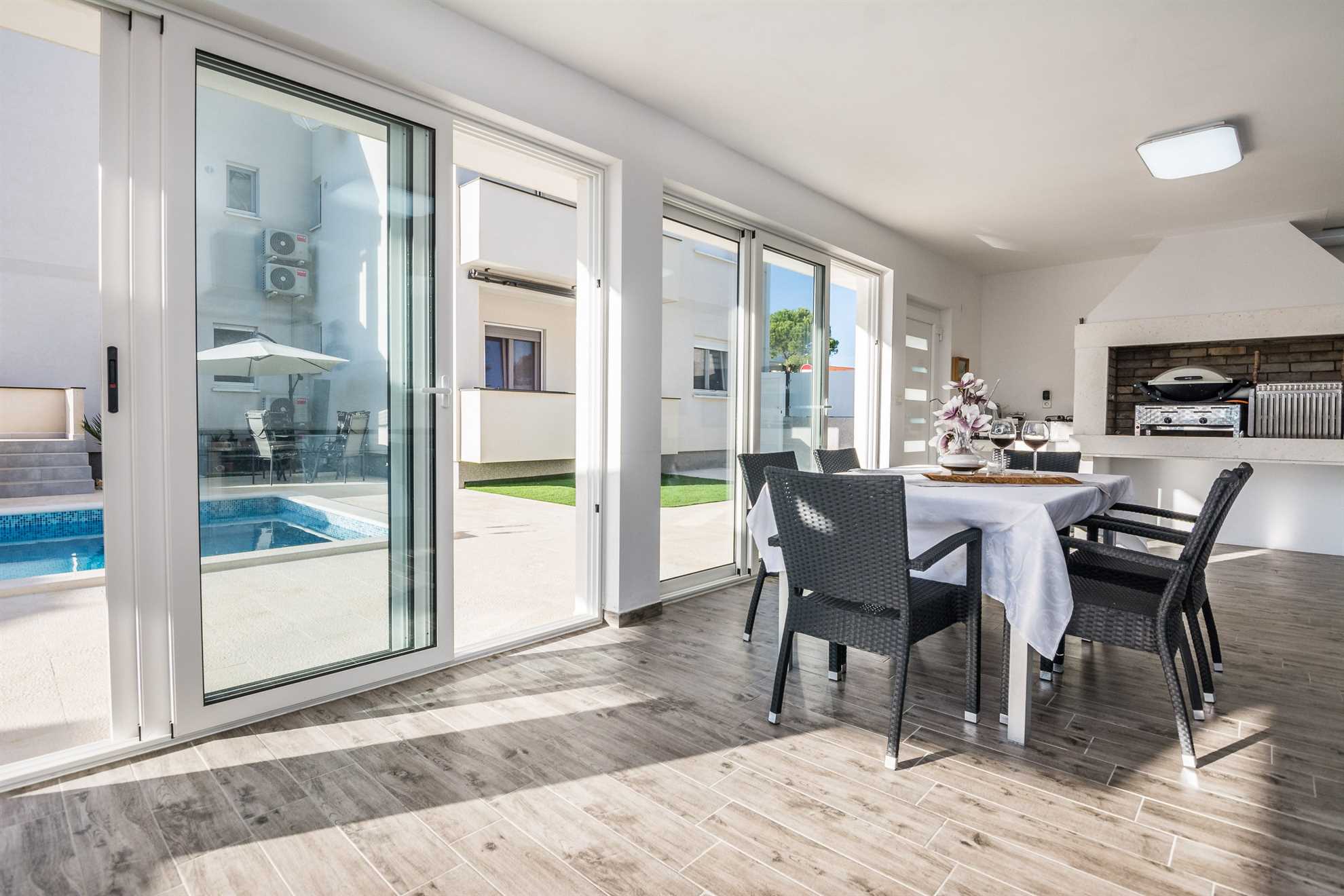 Luksuzan apartman | 4 zvjezdice | pogled na more | za 4 osobe