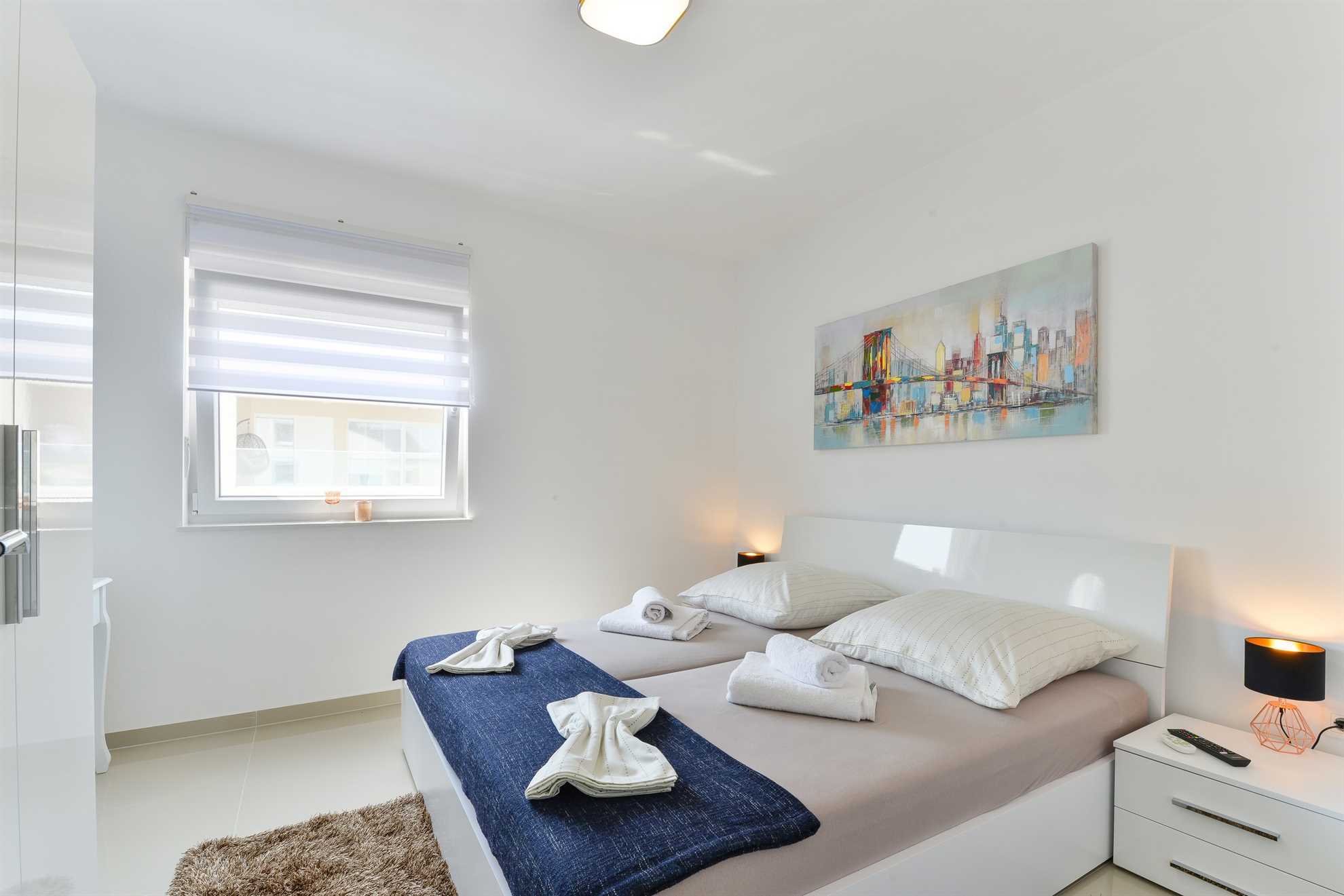 Apartman s 4 zvjezdice | luksuzan s bazenom | za 4 osobe i s pogledom na more