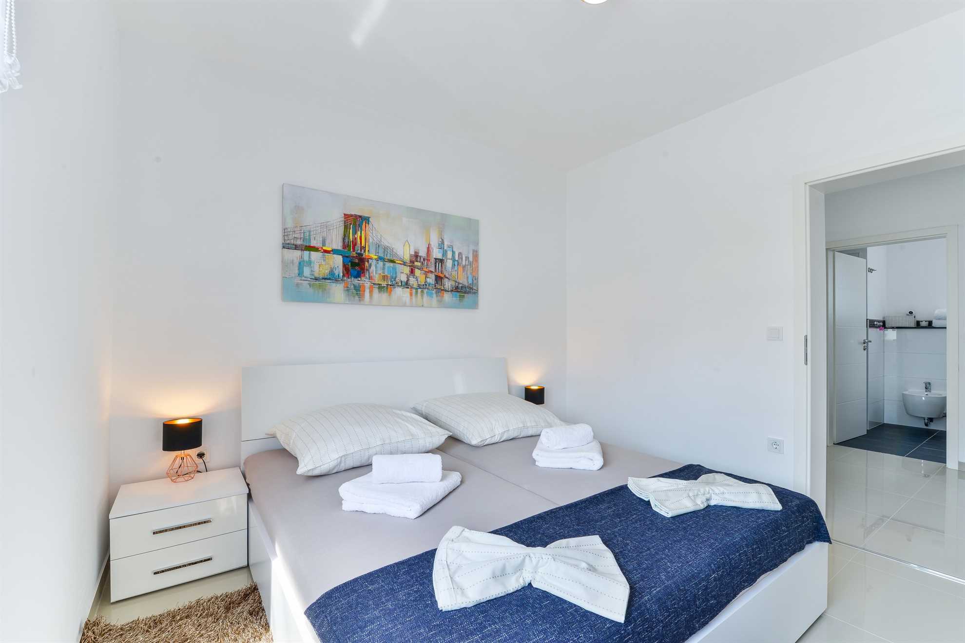 Apartman s 4 zvjezdice | luksuzan s bazenom | za 4 osobe i s pogledom na more