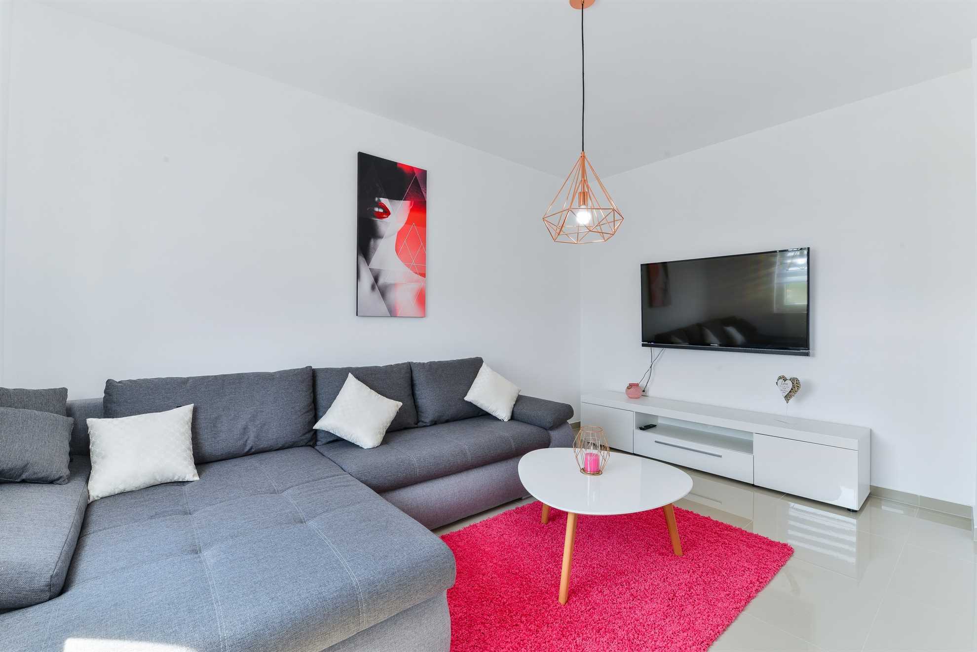 Apartman s 4 zvjezdice | luksuzan s bazenom | za 4 osobe i s pogledom na more