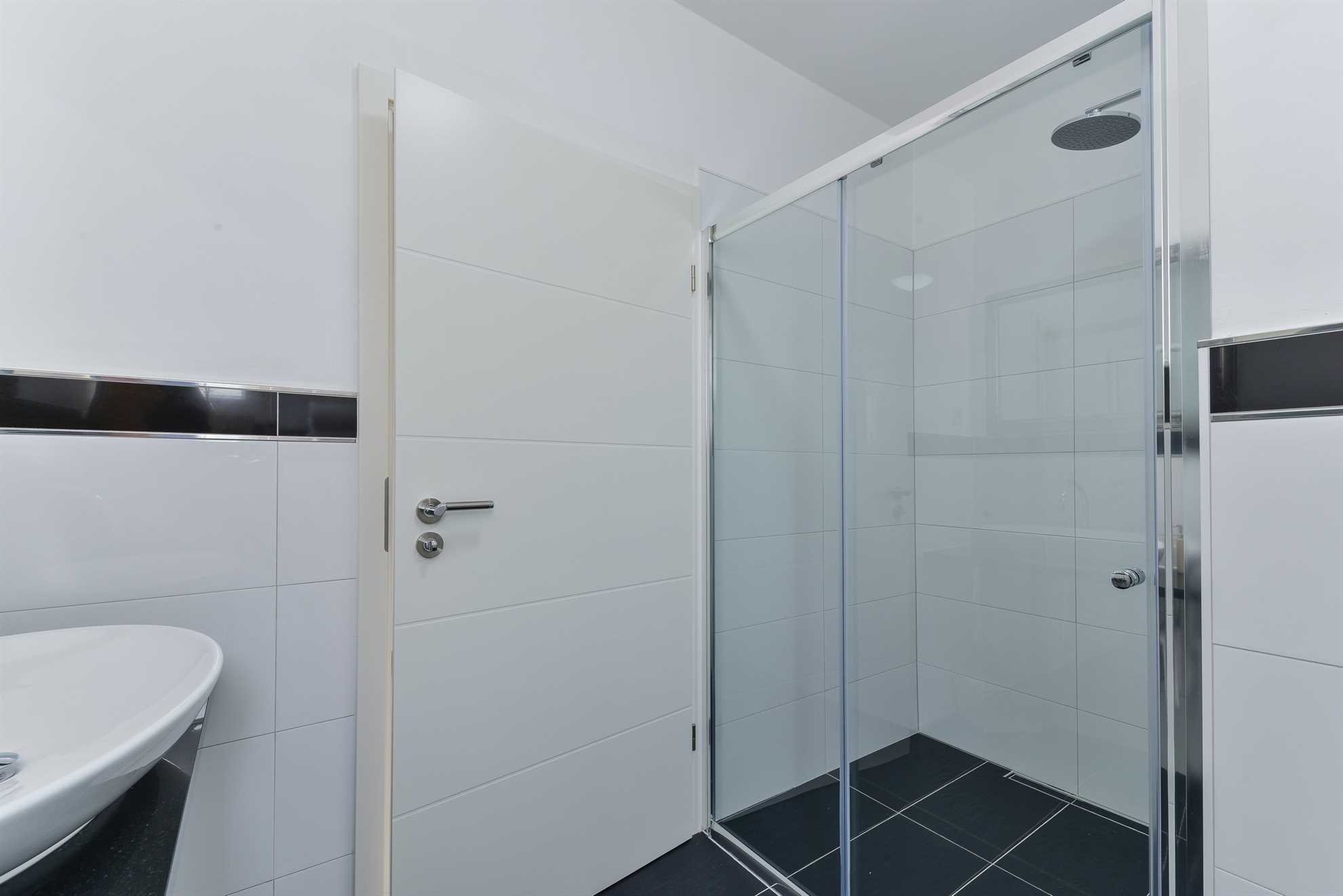 Apartman s 4 zvjezdice | luksuzan s bazenom | za 4 osobe i s pogledom na more