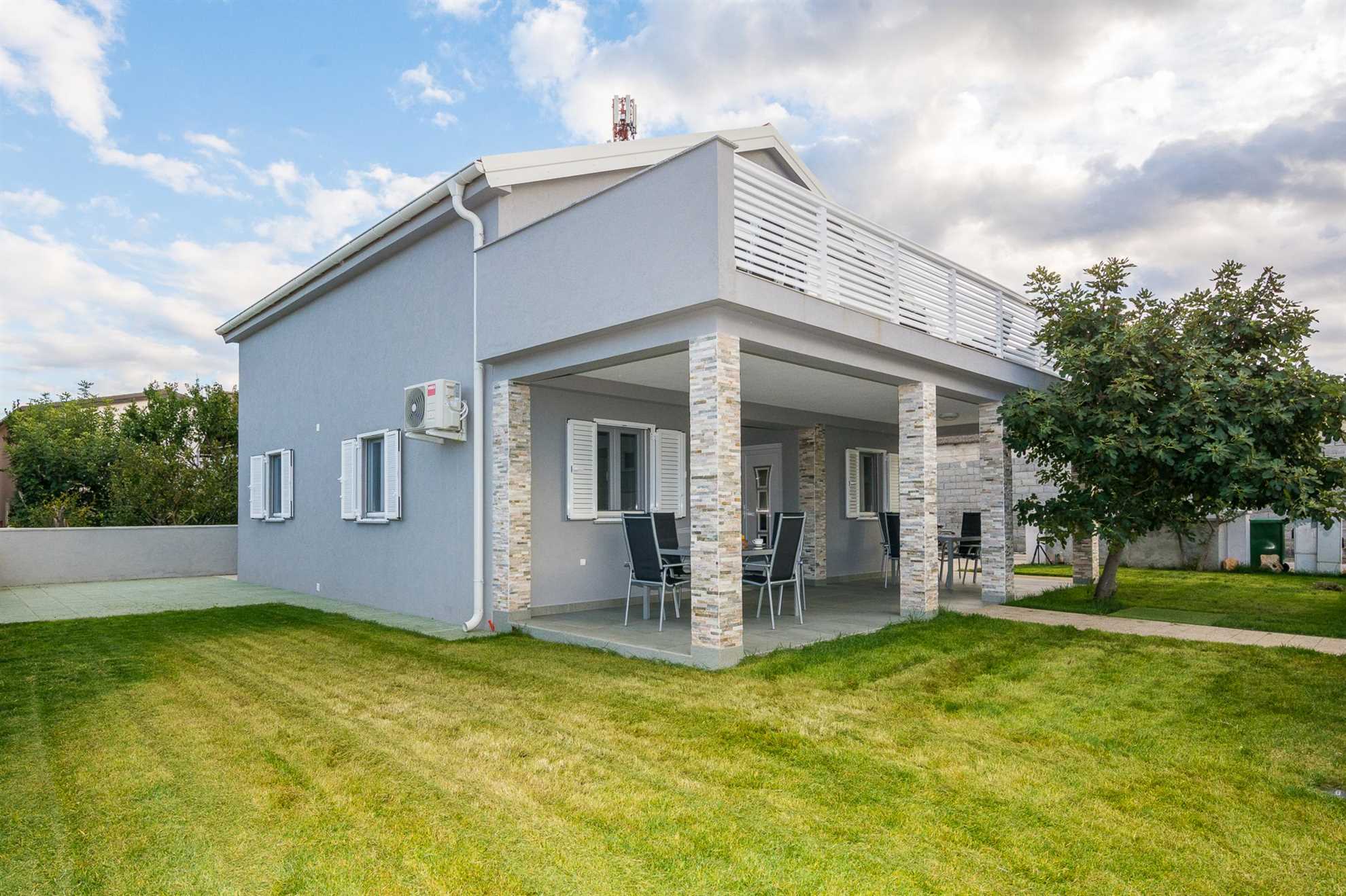Apartment for 2-4 persons | just 70 m from beach | fully equipped