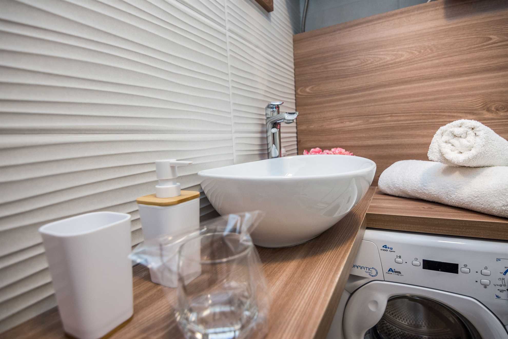 Idealno za 4 osobe | Kamena moderna kuća | 200 m od plaže