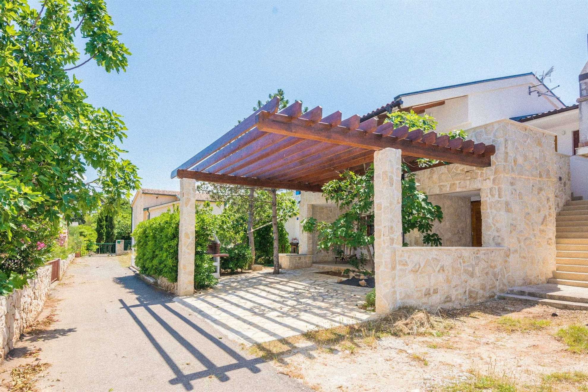 Idealno za 4 osobe | Kamena moderna kuća | 200 m od plaže