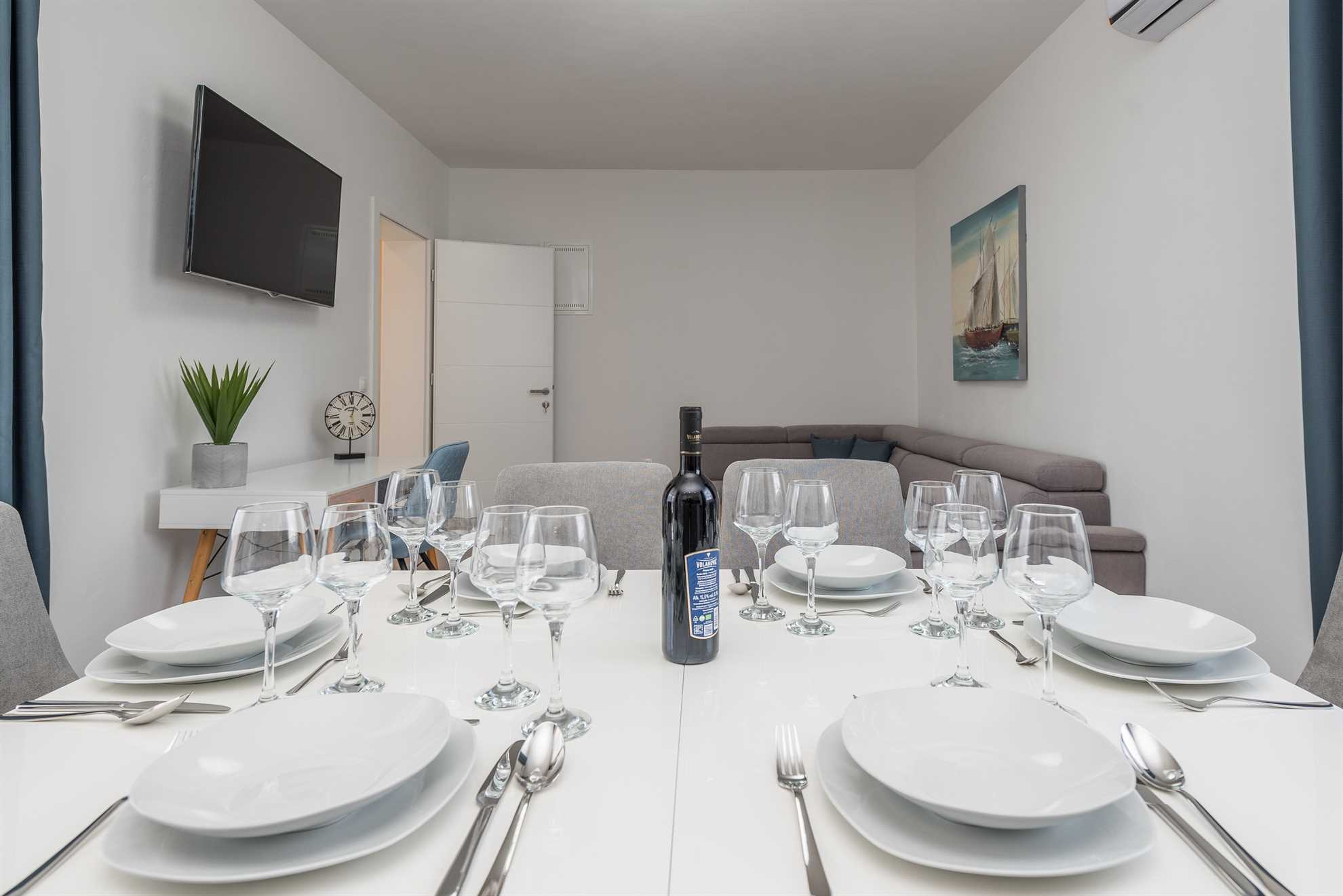 Obiteljska kuća za odmor s bazenom za 4-6 osoba | Fitness i Spa centar | Sportski tereni