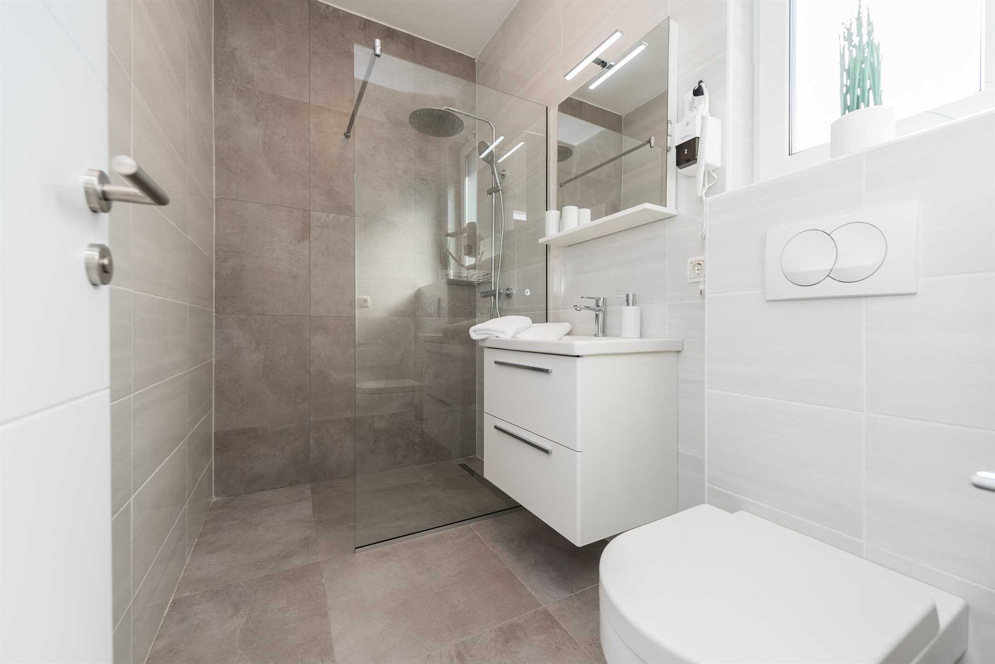 Obiteljska kuća za odmor s bazenom za 4-6 osoba | Fitness i Spa centar | Sportski tereni