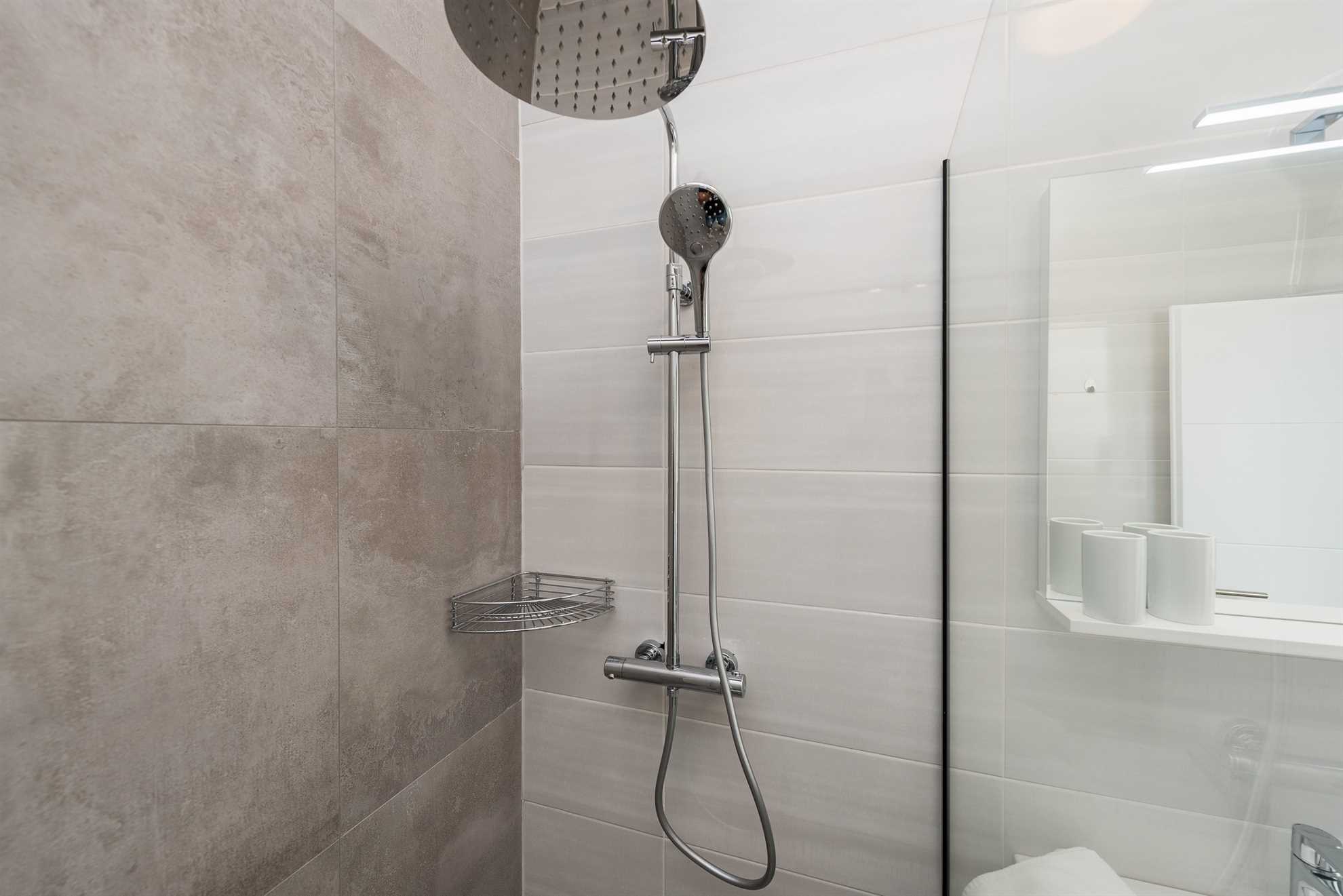 Obiteljska kuća za odmor s bazenom za 4-6 osoba | Fitness i Spa centar | Sportski tereni